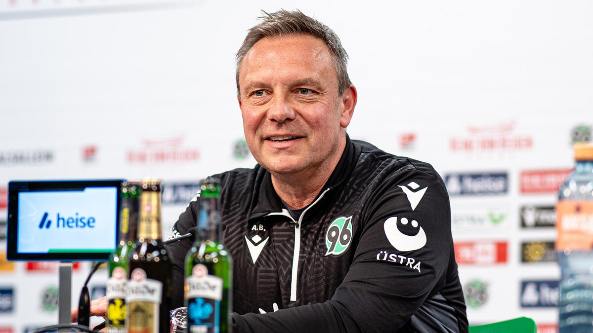 Hannover 96: Pressekonferenz vor Karlsruhe: 