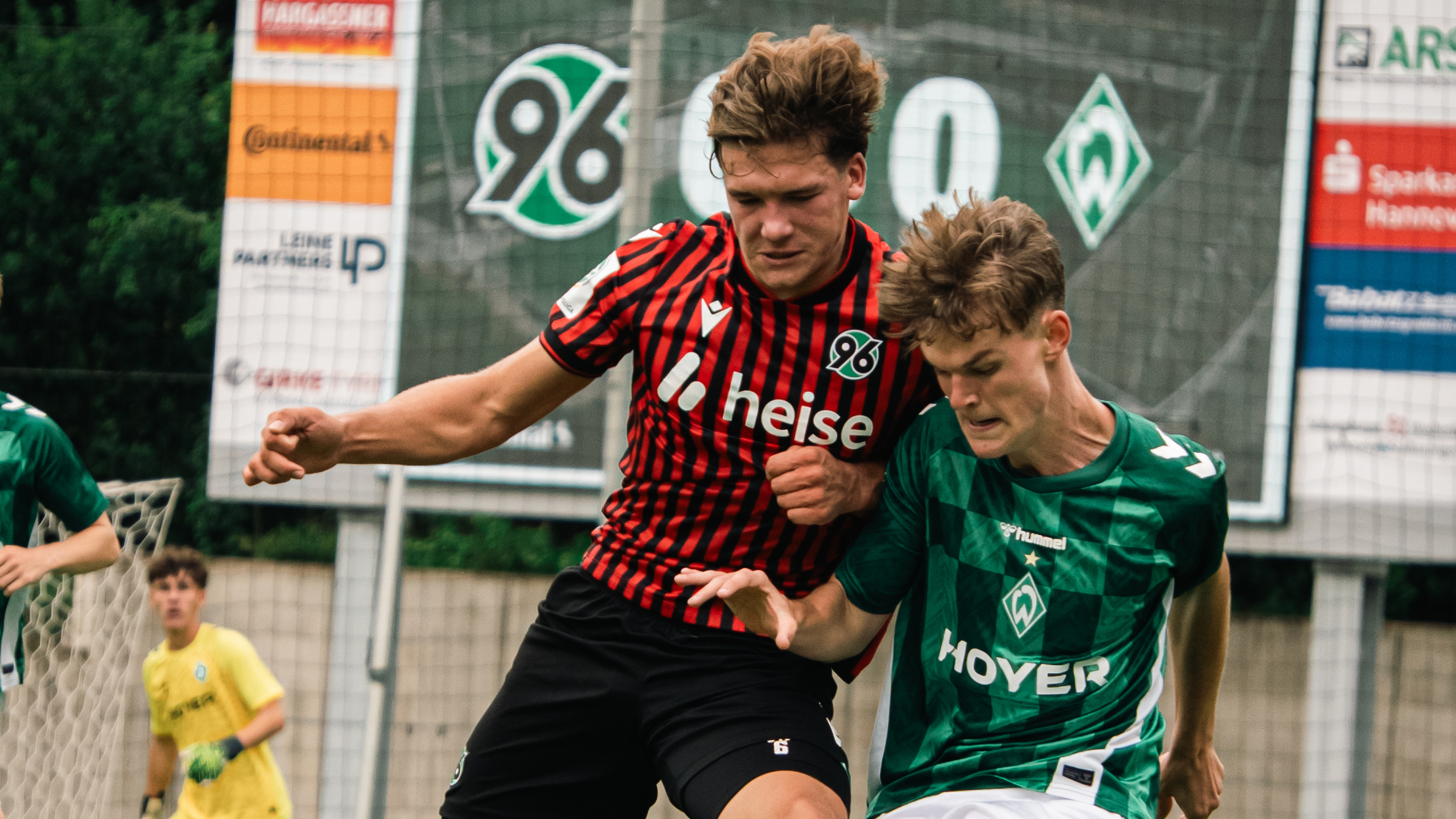 96-Angreifer Julius Meusel traf gegen Werder Bremen doppelt.