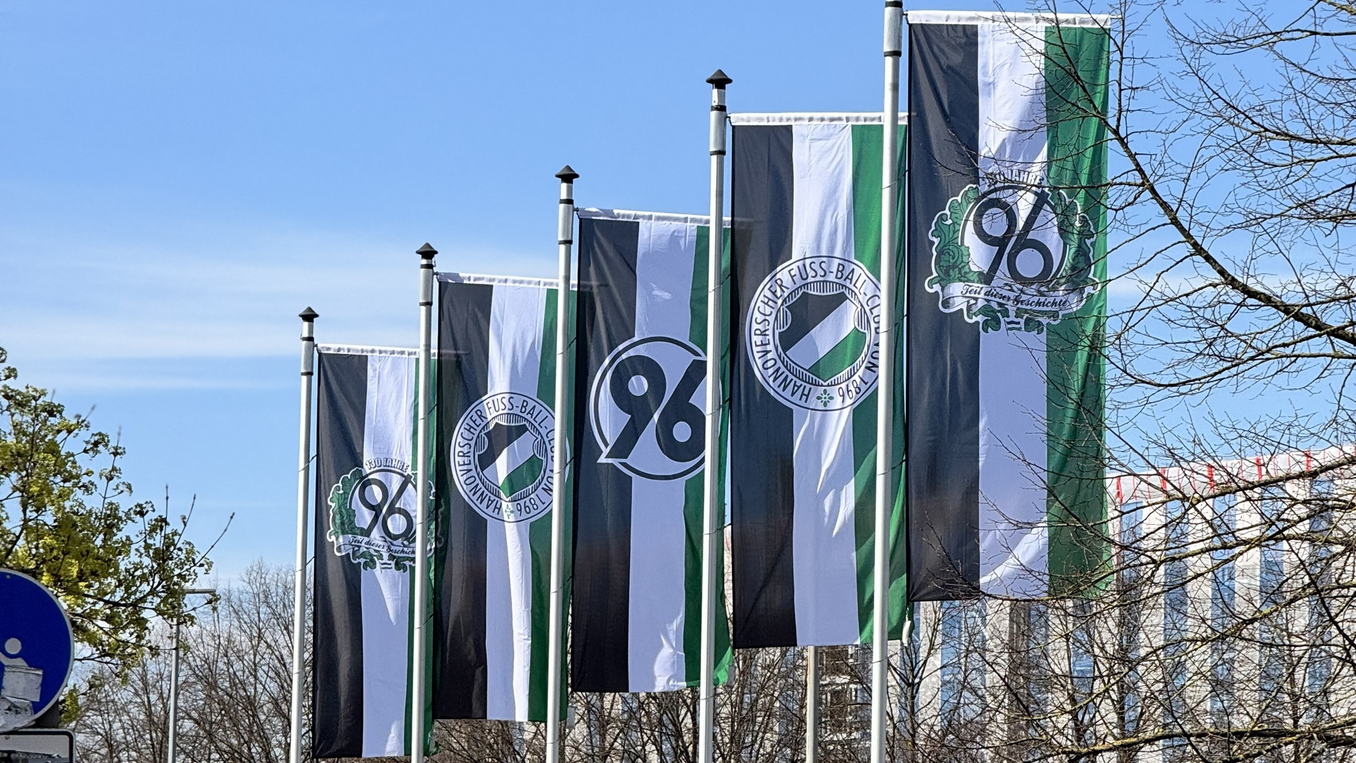 Hannover 96 Fahnen an Fahnenmästen in Hannover