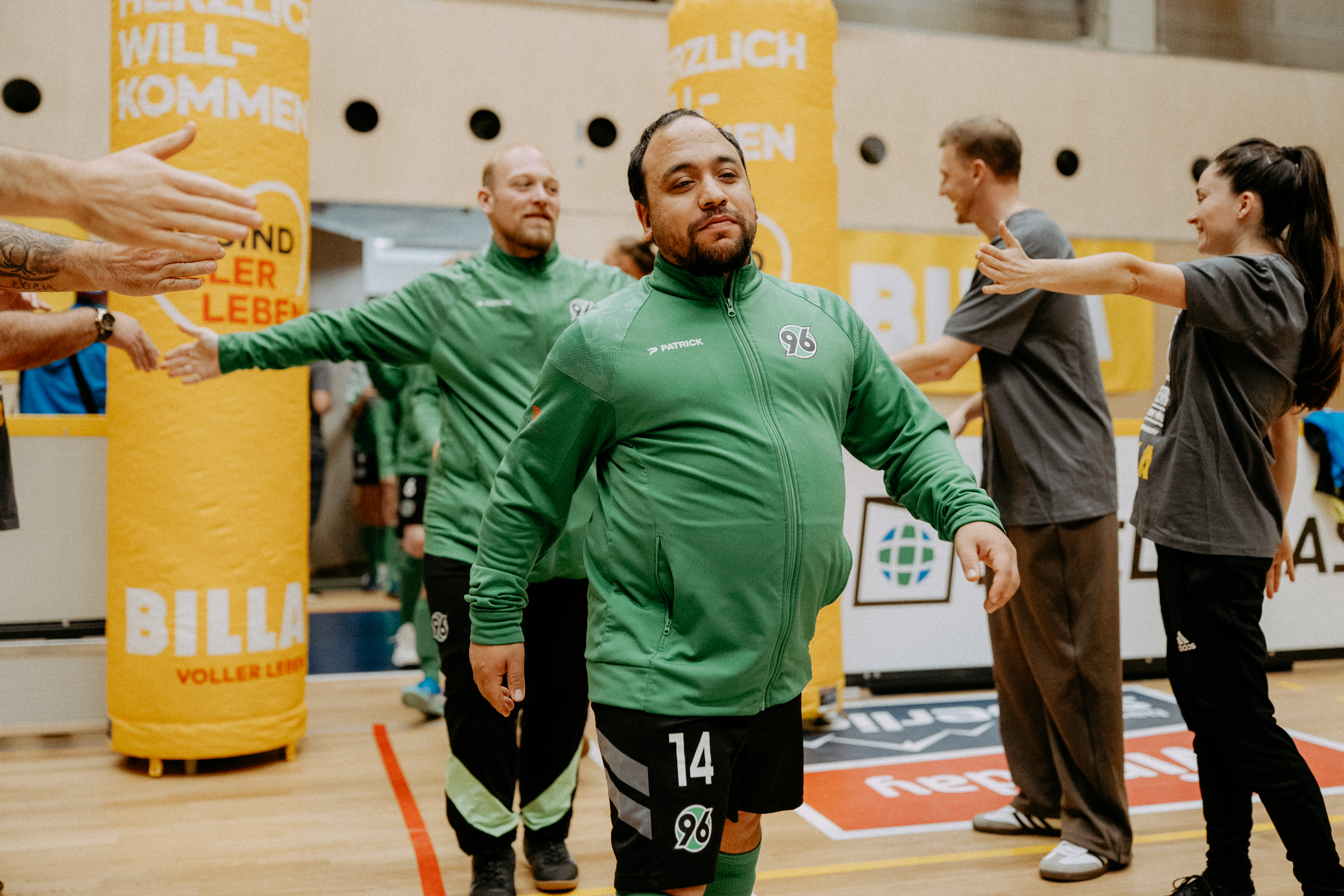 Spalierstehen für die Spieler von Hannover 96.