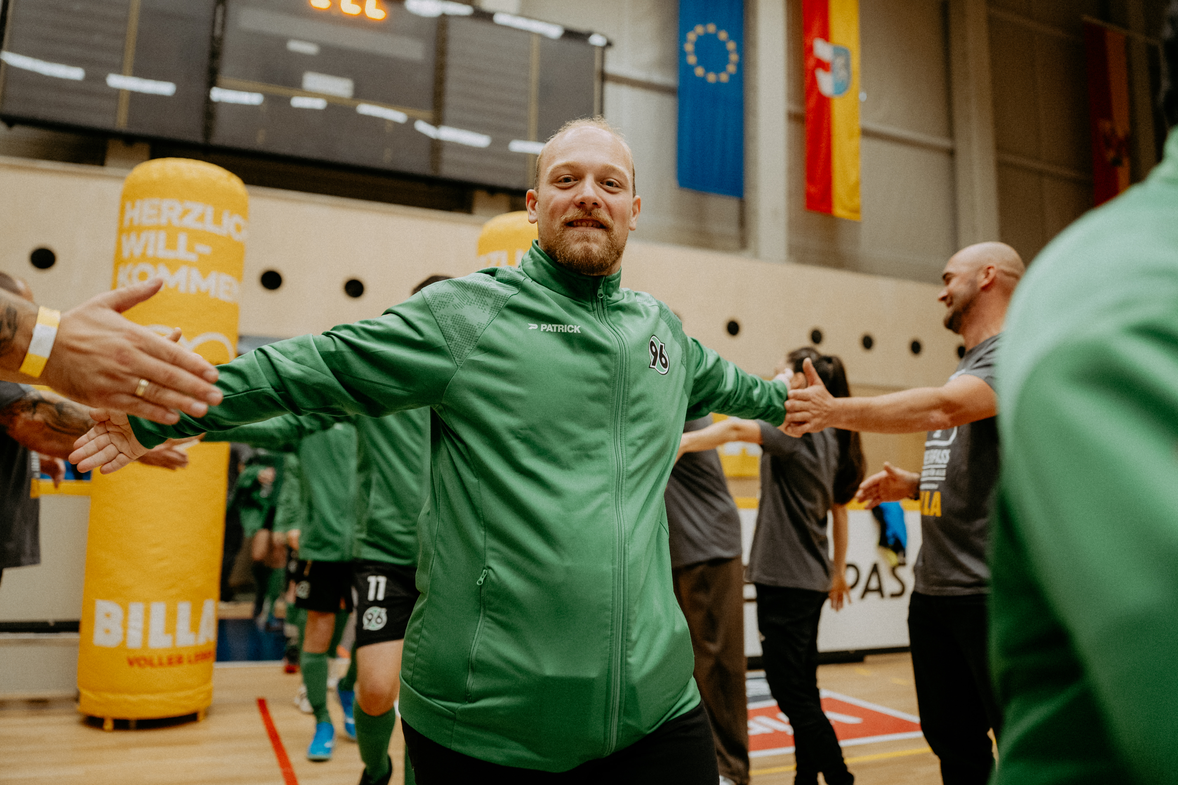 Spalierstehen für die Spieler von Hannover 96.