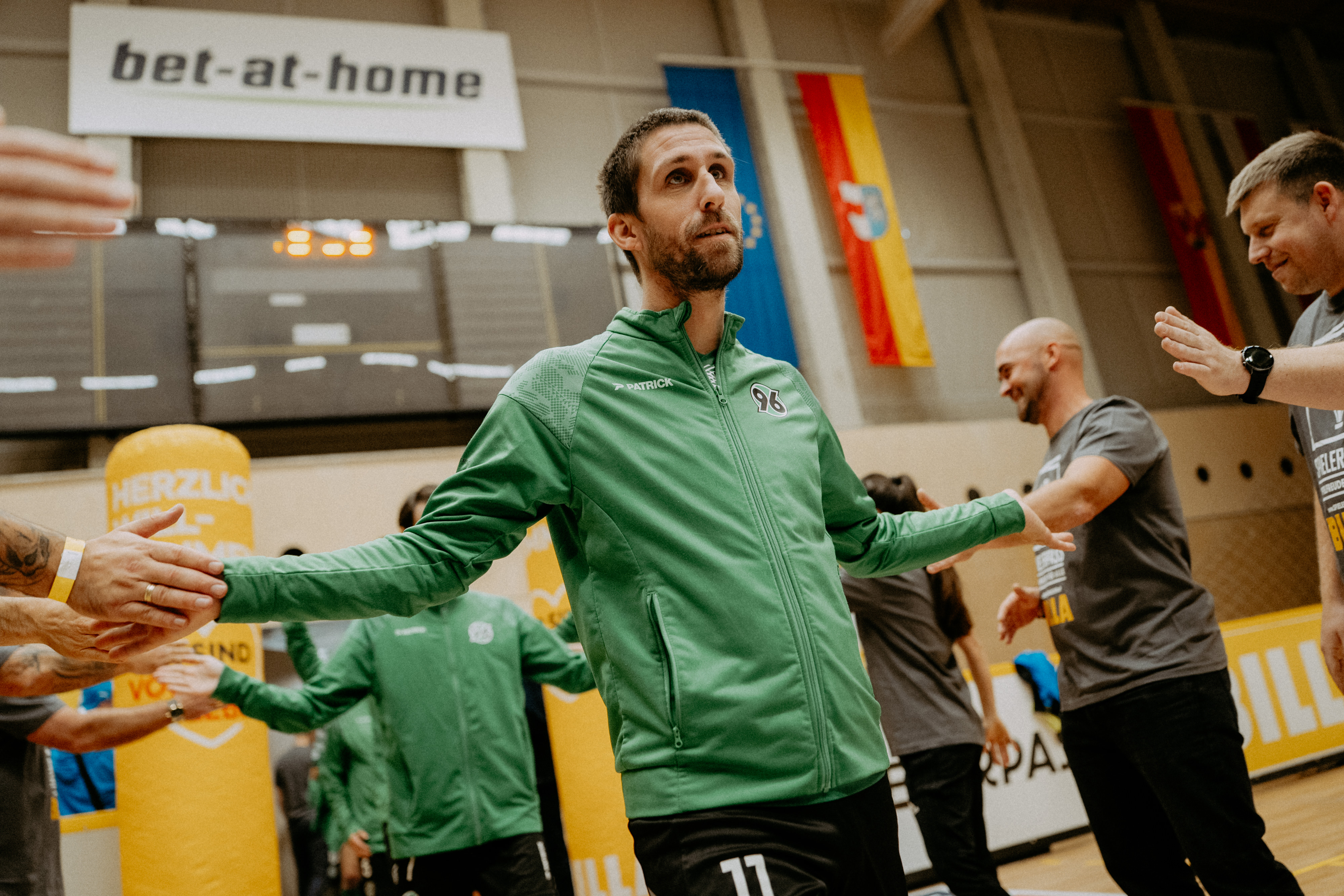 Spalierstehen für die Spieler von Hannover 96.