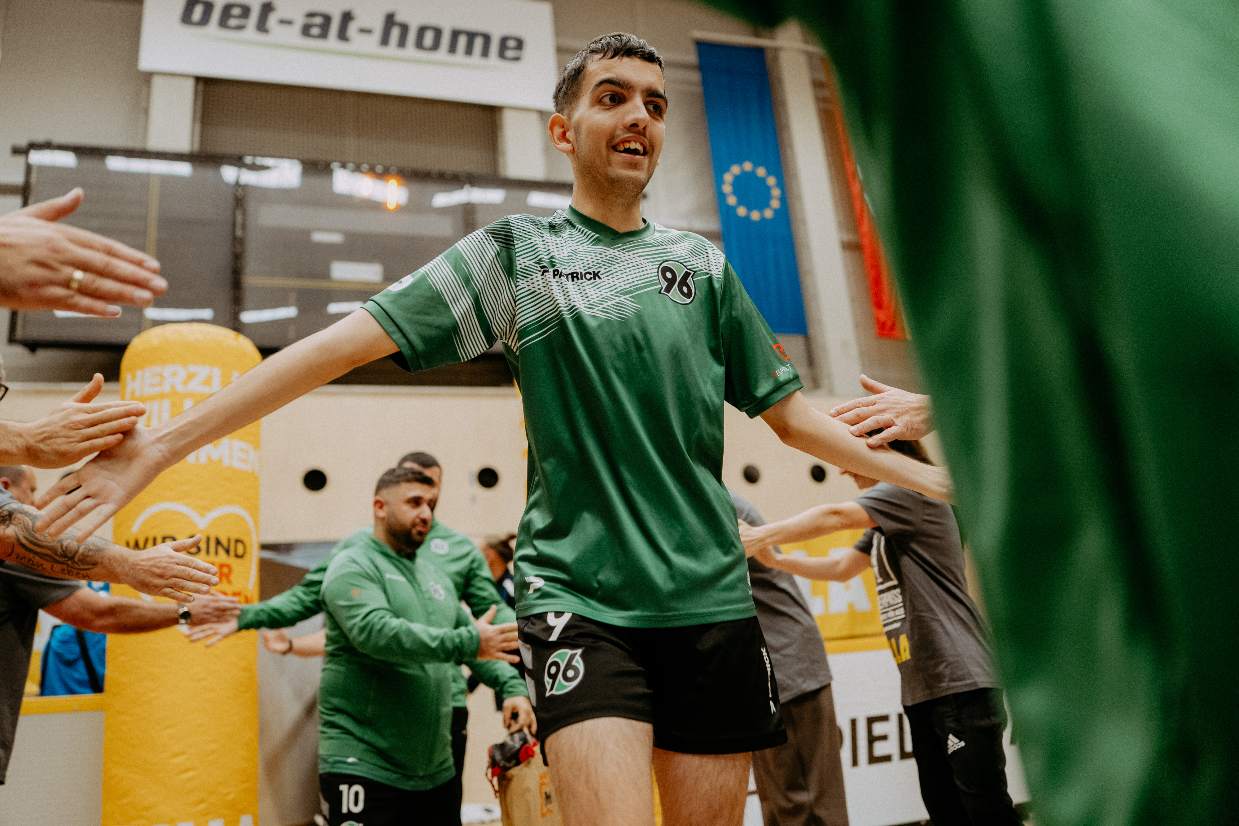 Spalierstehen für die Spieler von Hannover 96.