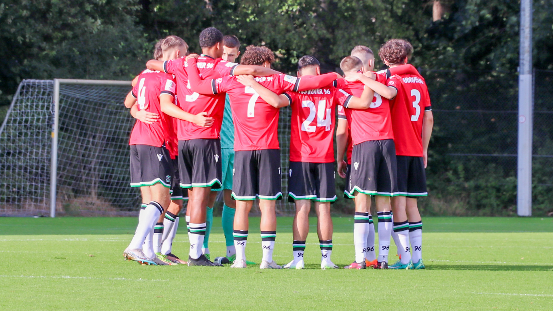 Hannover 96 U23, U19 & U17 im Einsatz Auftakt der AJuniorenBundesliga
