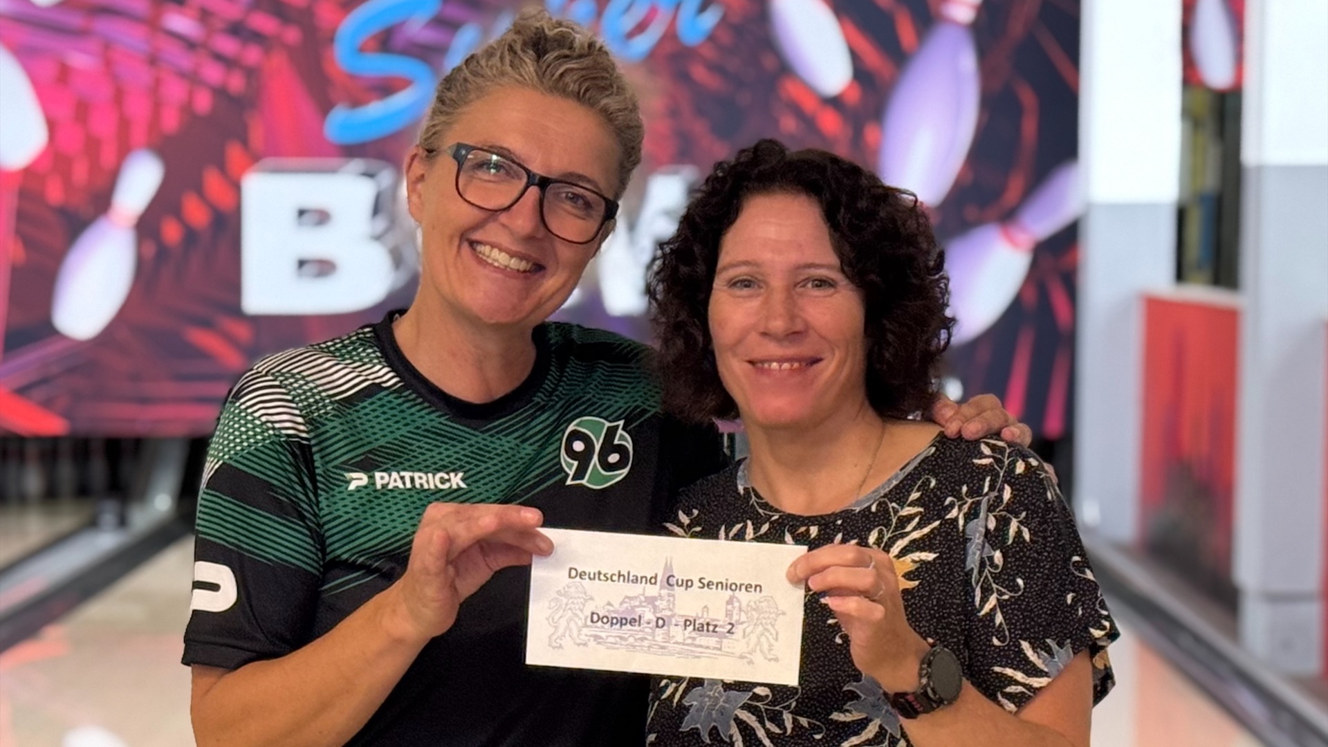 Hannover 96 Bowling-Spielern Kathrin Seifert mit Martina Engel