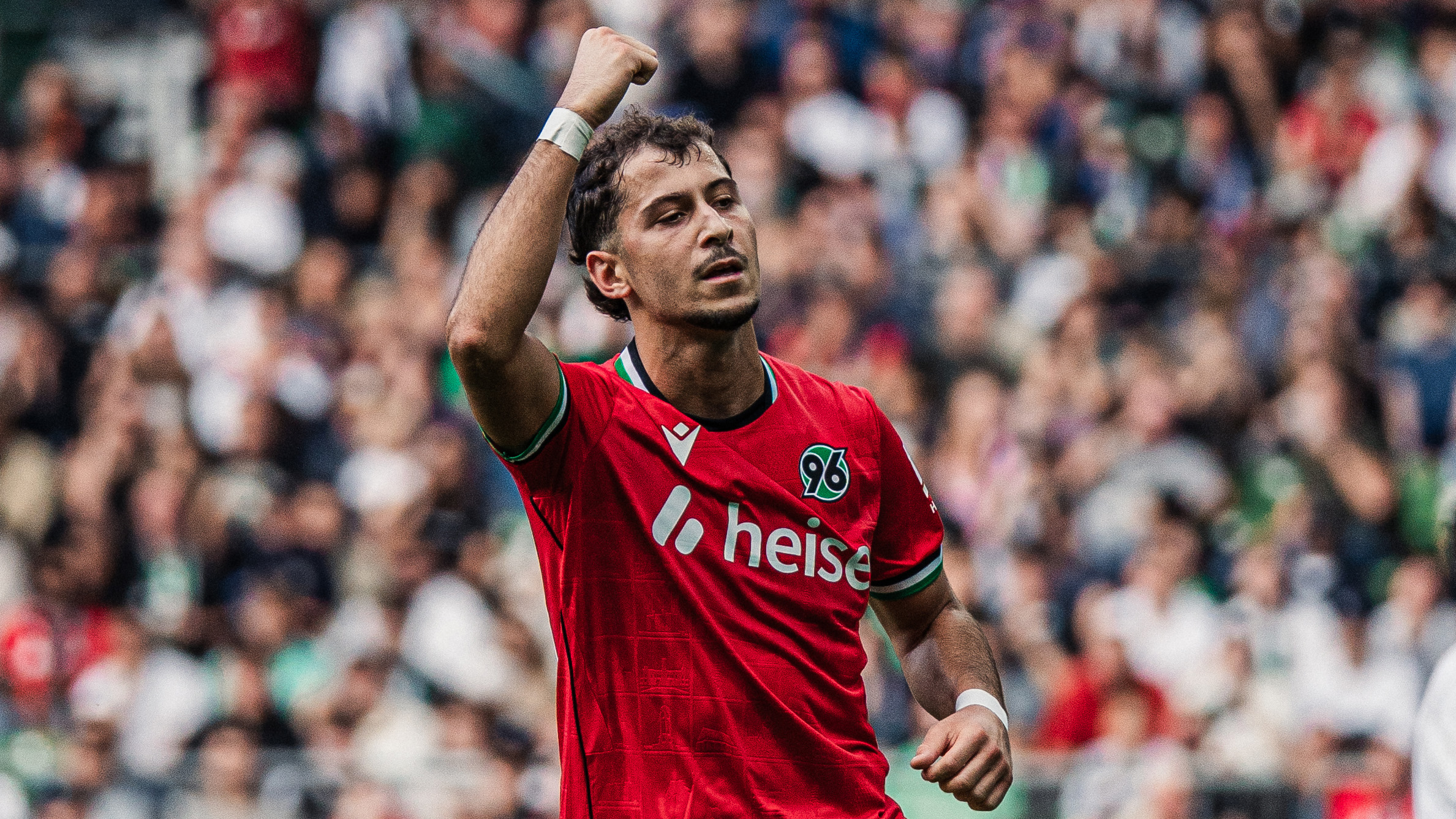 Taycan Etcibasi im Trikot der U23 von Hannover 96.