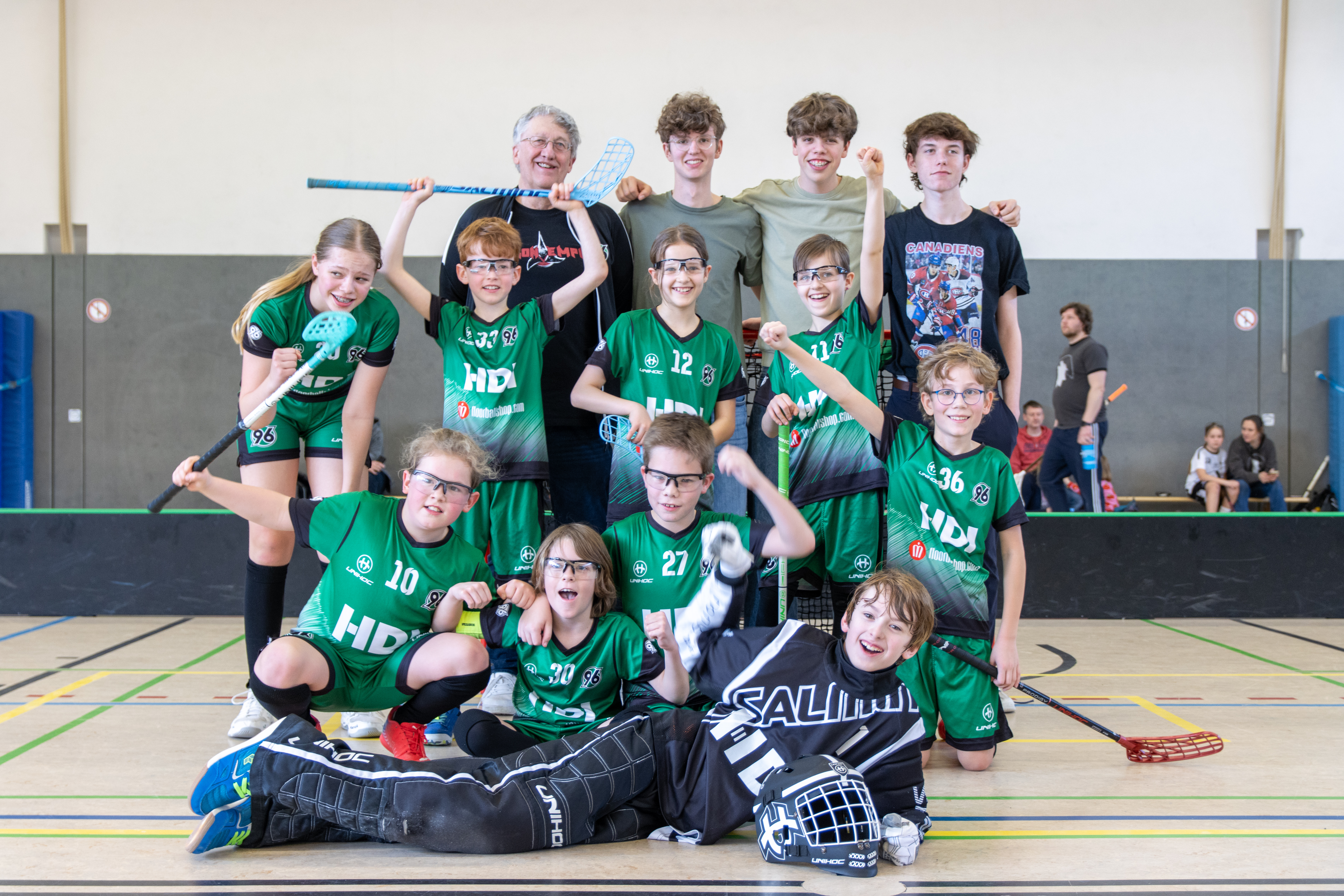 Das Floorball-Team der Altersklasse U11 von Hannover 96