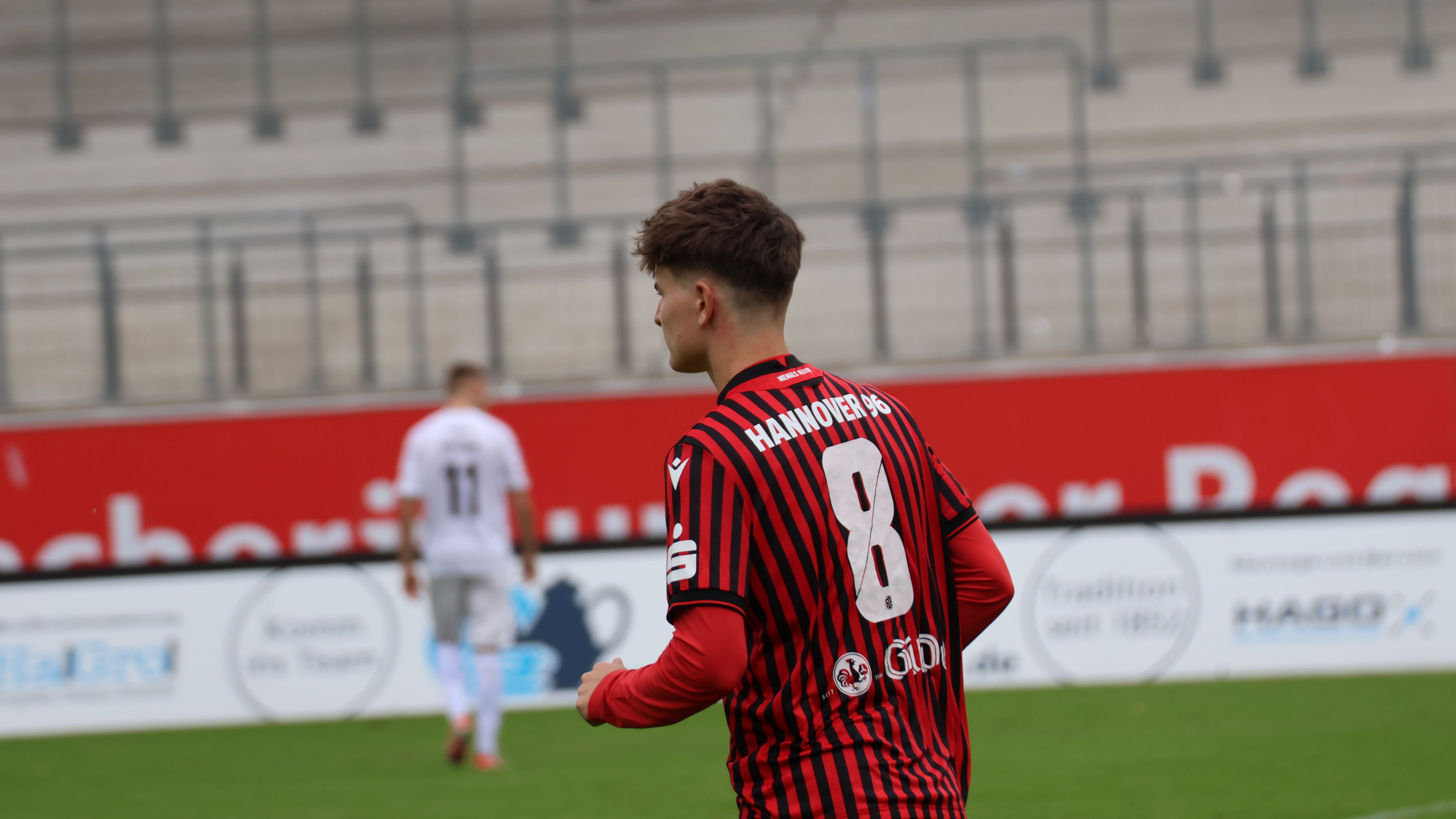 Alex Vogel im Trikot der U23 von Hannover 96.