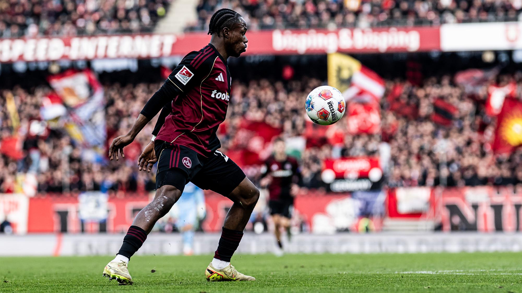 Mohamed Ali Zoma mit dem Ball am Fuß im Heimspiel.