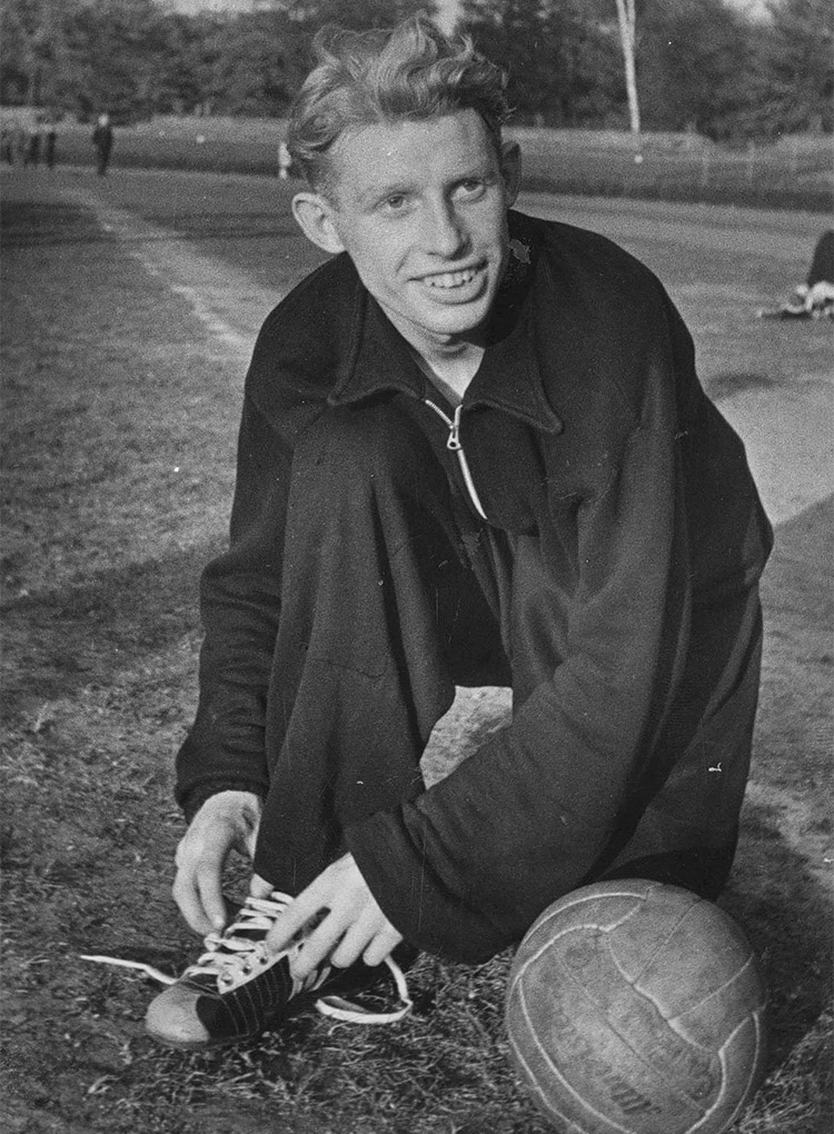 ... und 1954 im 96-Trikot. 