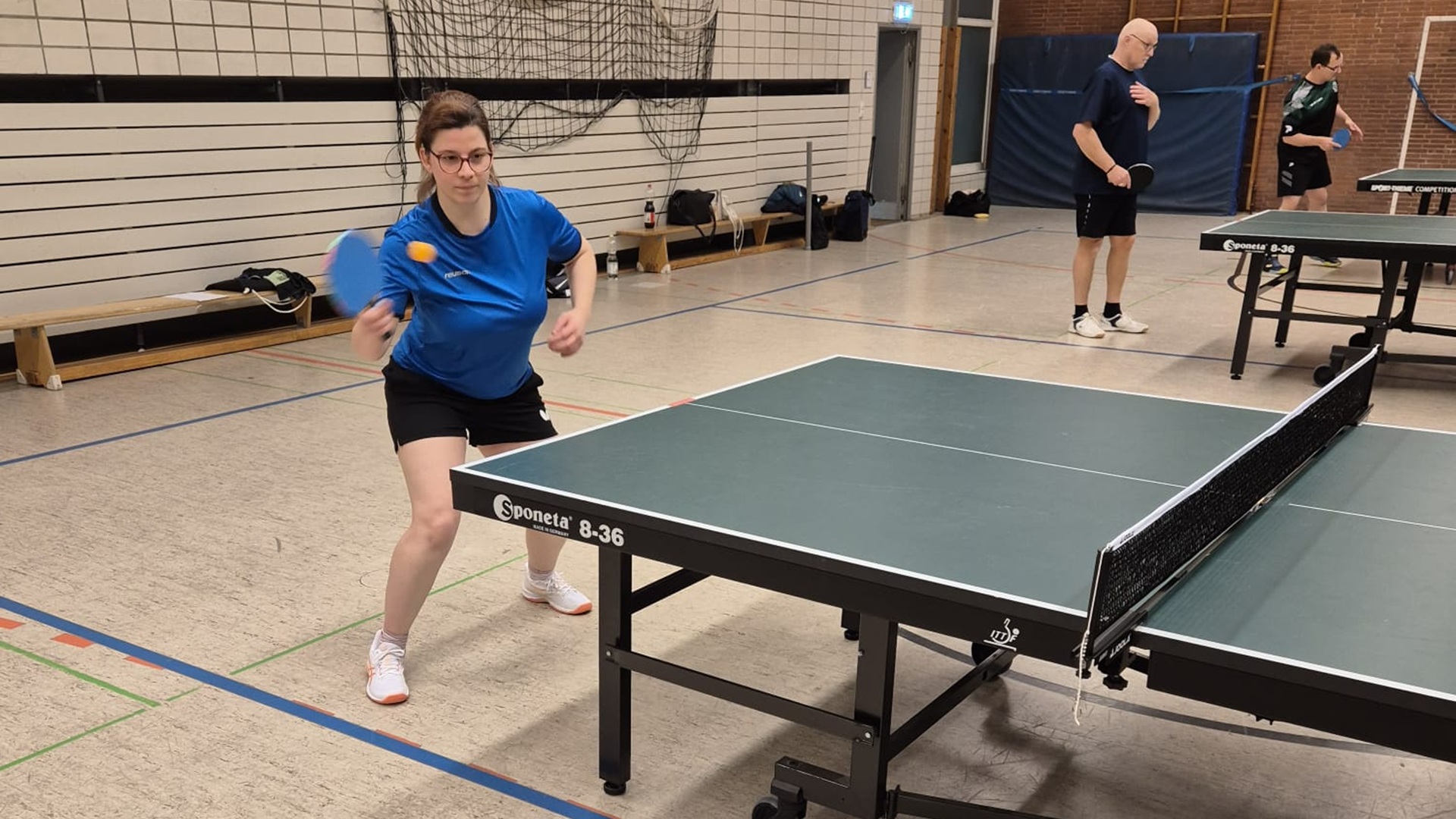 Franzsika Lindner spielt Tischtennis