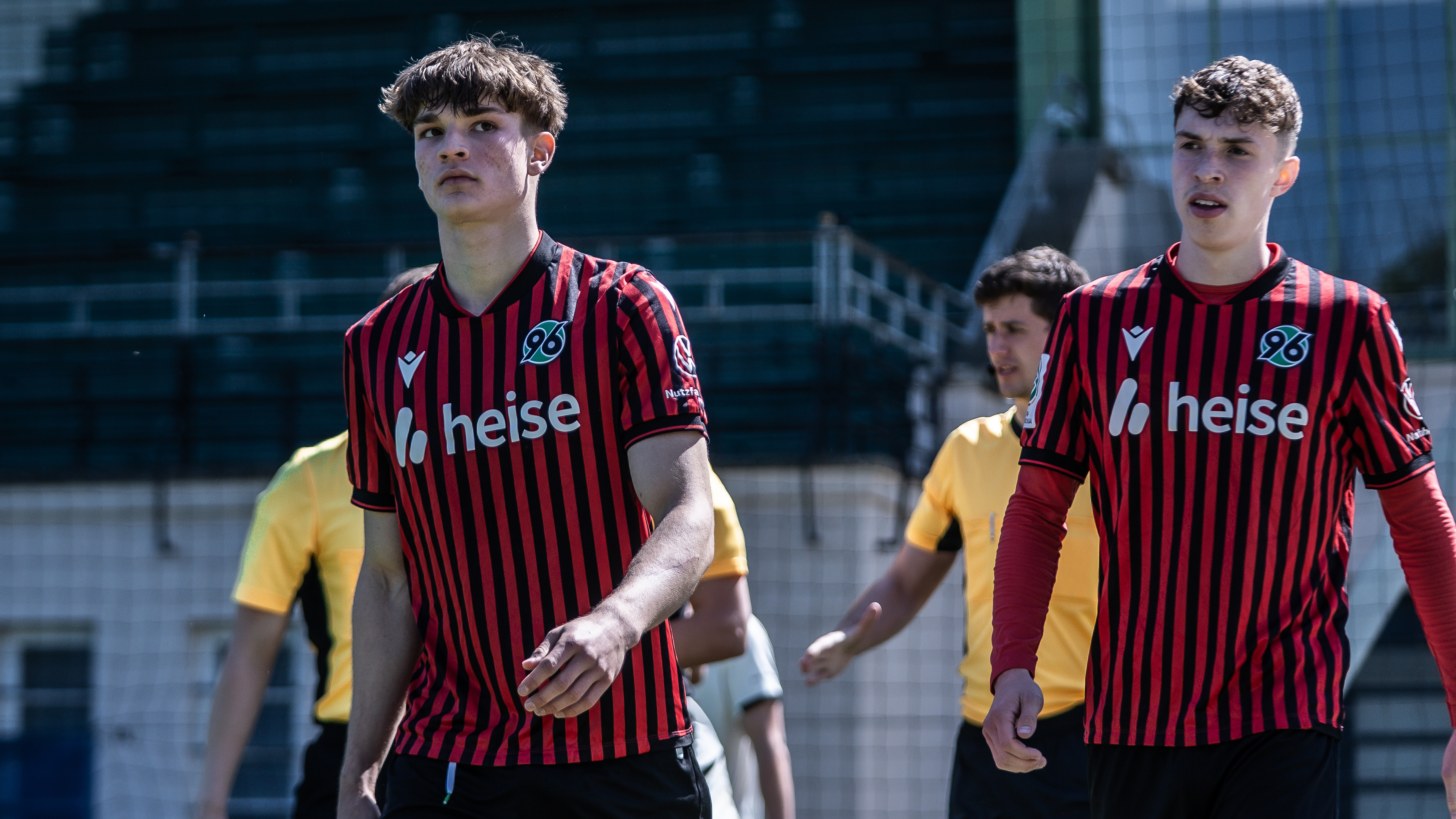 Fin-Luca Rüdiger und Max Belger im Trikot der U19 von Hannover 96.