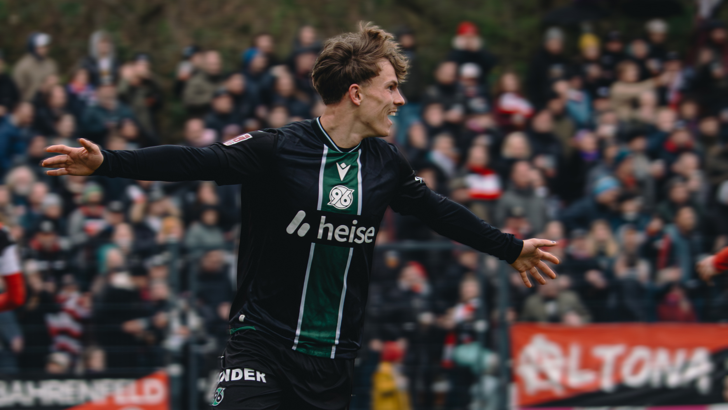 Tom Hobrecht im Trikot der U23 von Hannover 96.