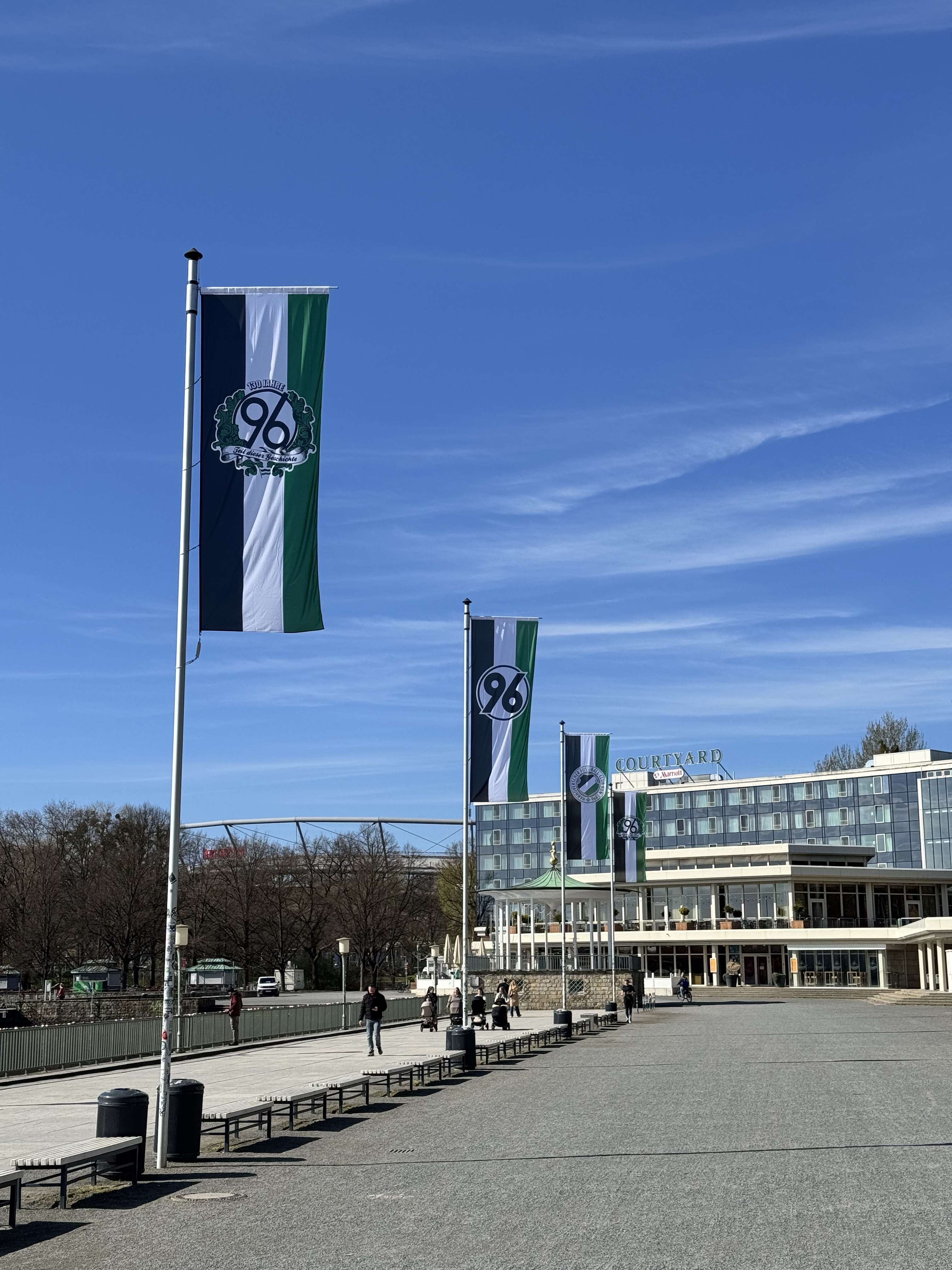 96-Flaggen am Maschsee