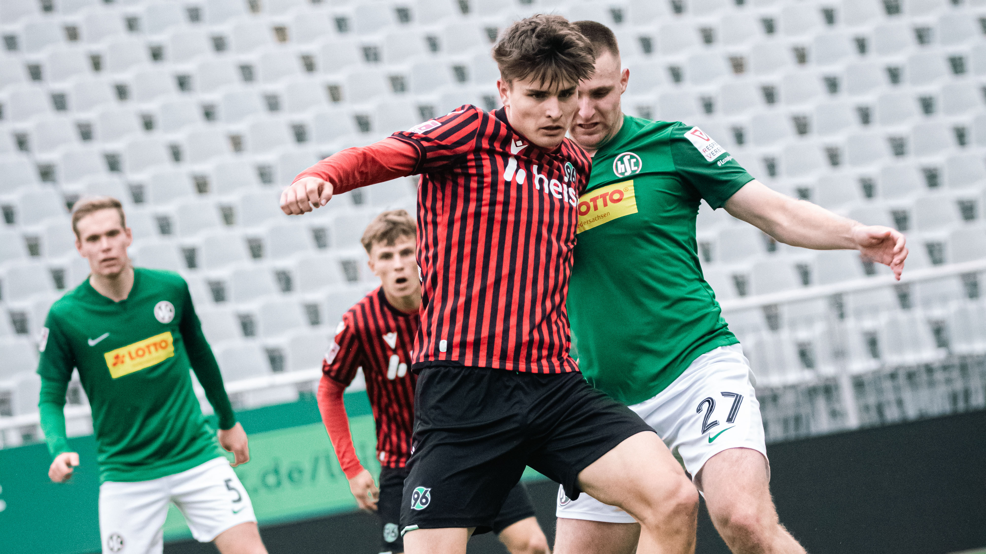 Alex Vogel im Trikot der U23 von Hannover 96.