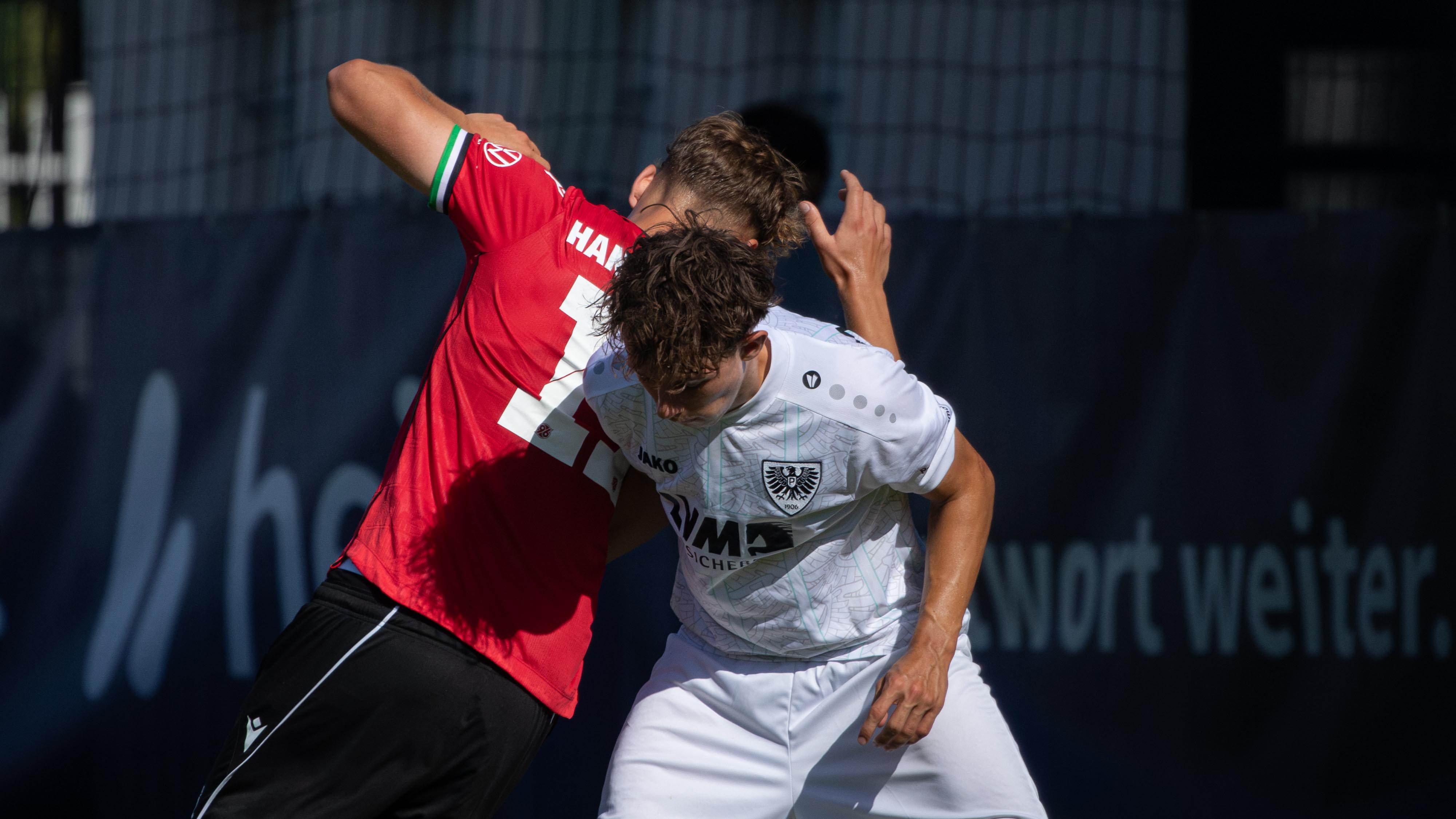 Ein Spieler der U19 von Hannover 96.