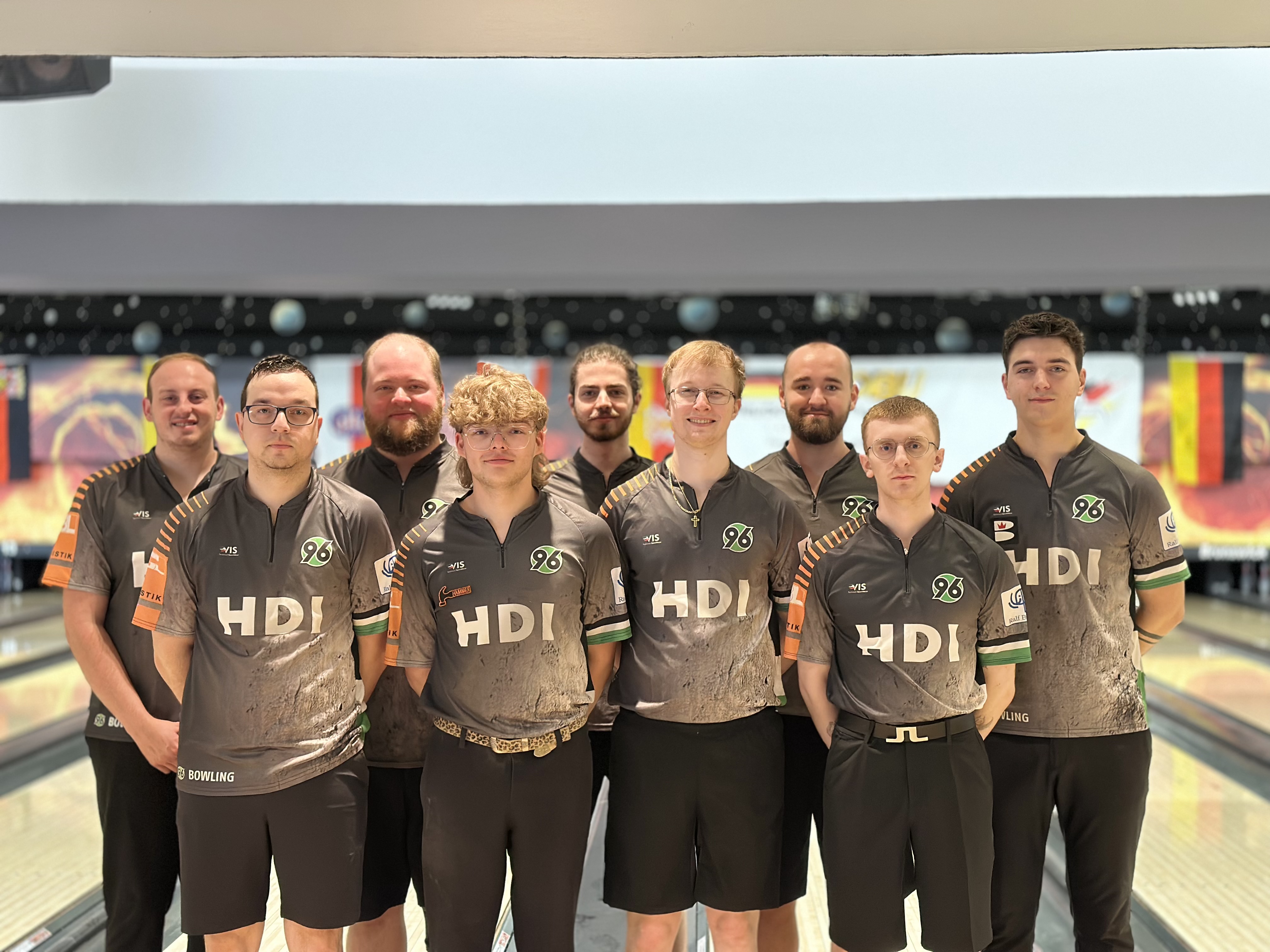 Ein Mannschaftsfoto der ersten Bowlingmannschaft des Hannoverschen Sportvereins von 1896 e.V.