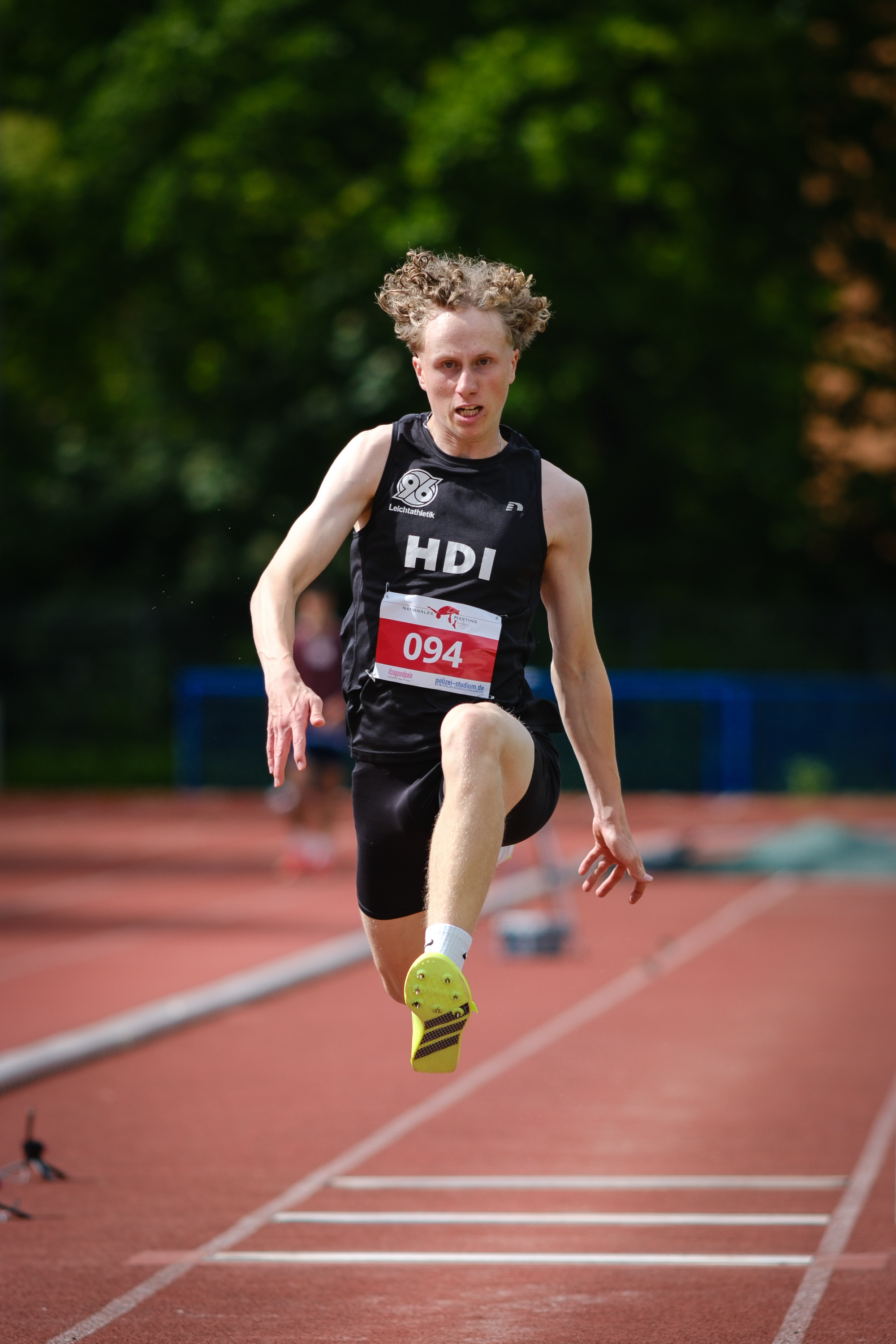 Jakob Lück beim Dreisprung