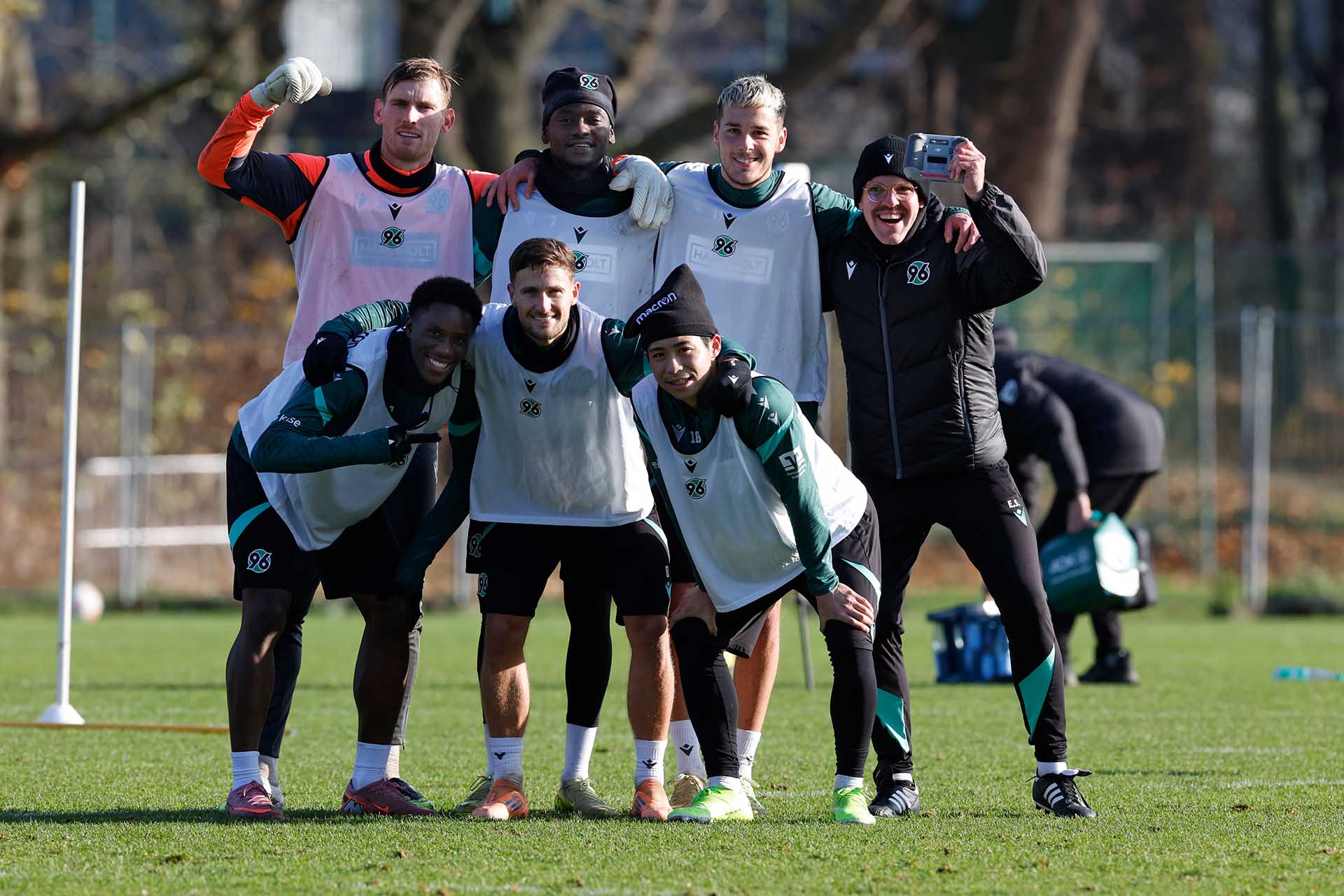 Das Gewinnerteam vom Vormittag jubelt.