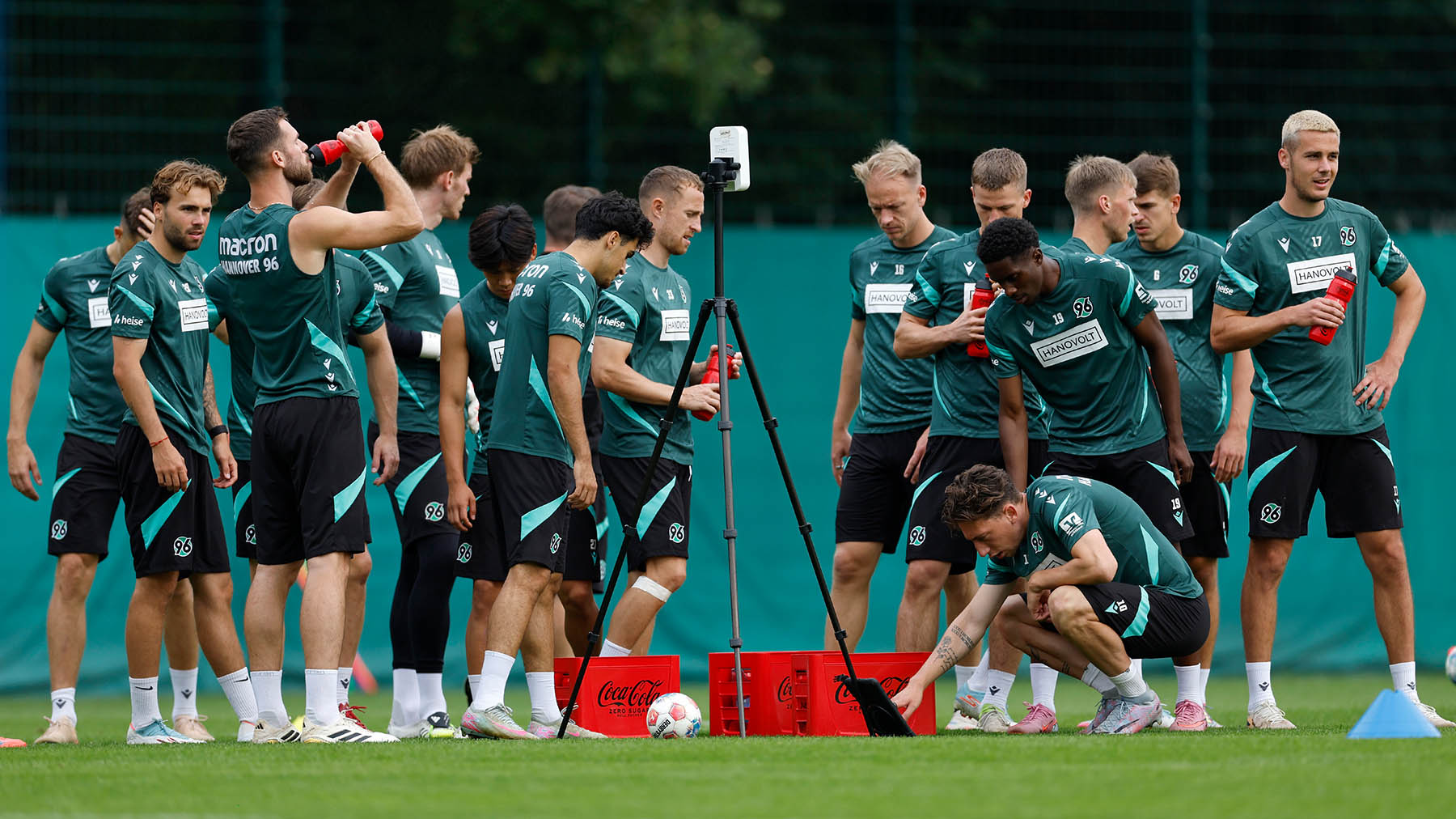Die 96-Mannschaft beim Training.