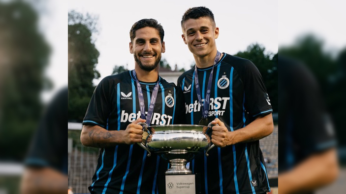 Ludovit Reis und Nicolo Tresoldi mit der Trophäe.