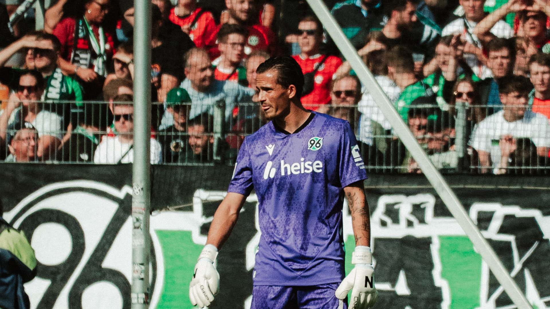 Nahuel Noll im Stadion beim Spiel gegen Bielfeld.