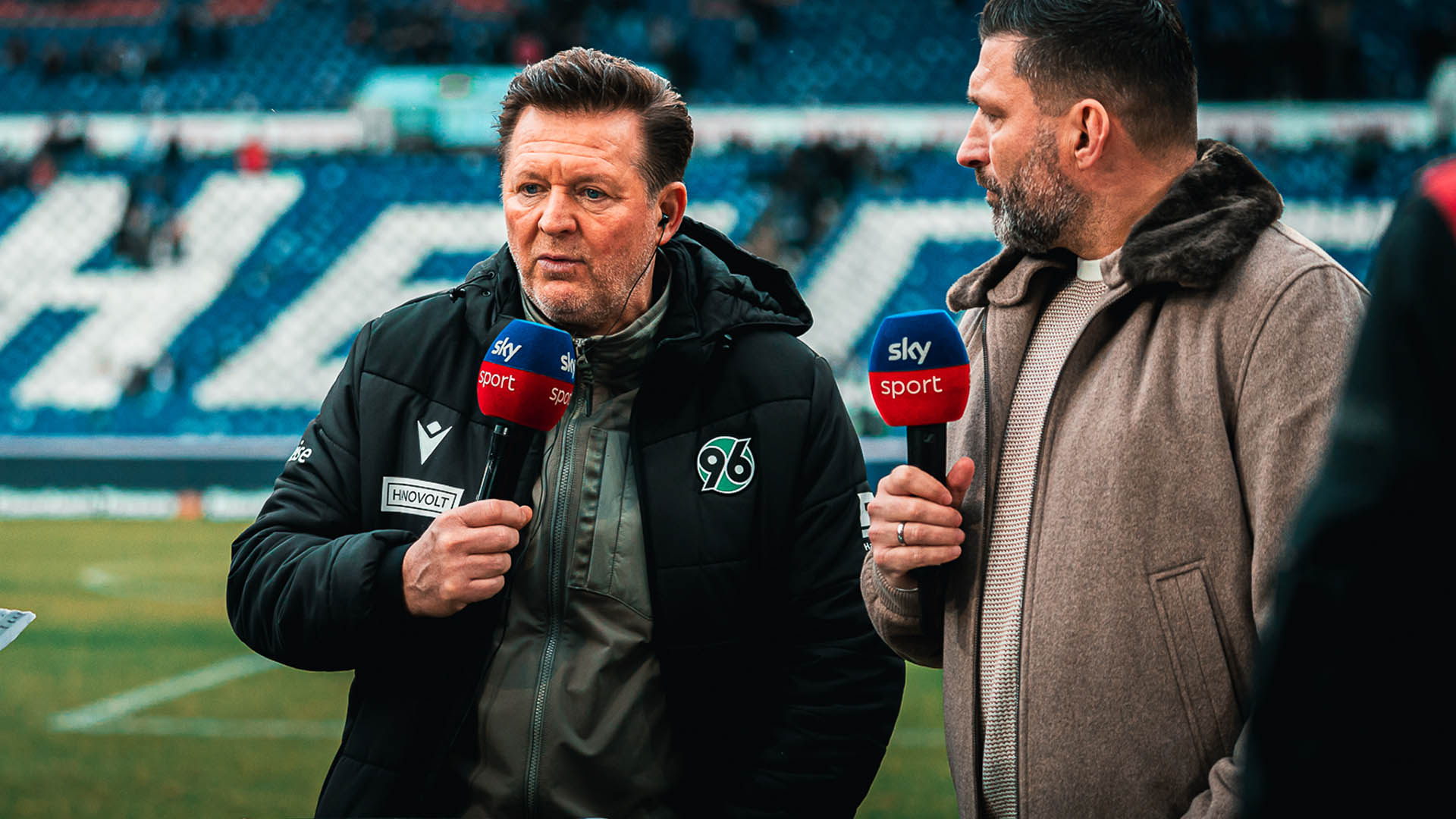 Christian Titz am Sky-Mikrofon.