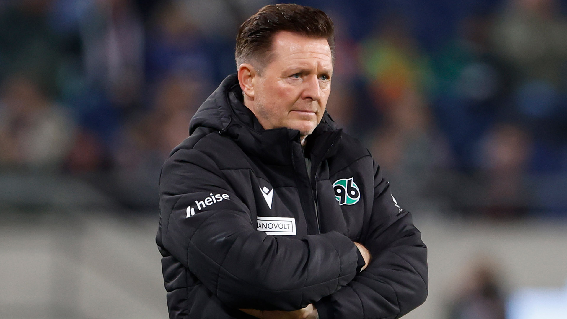 Christian Titz mit verschränkten Armen.