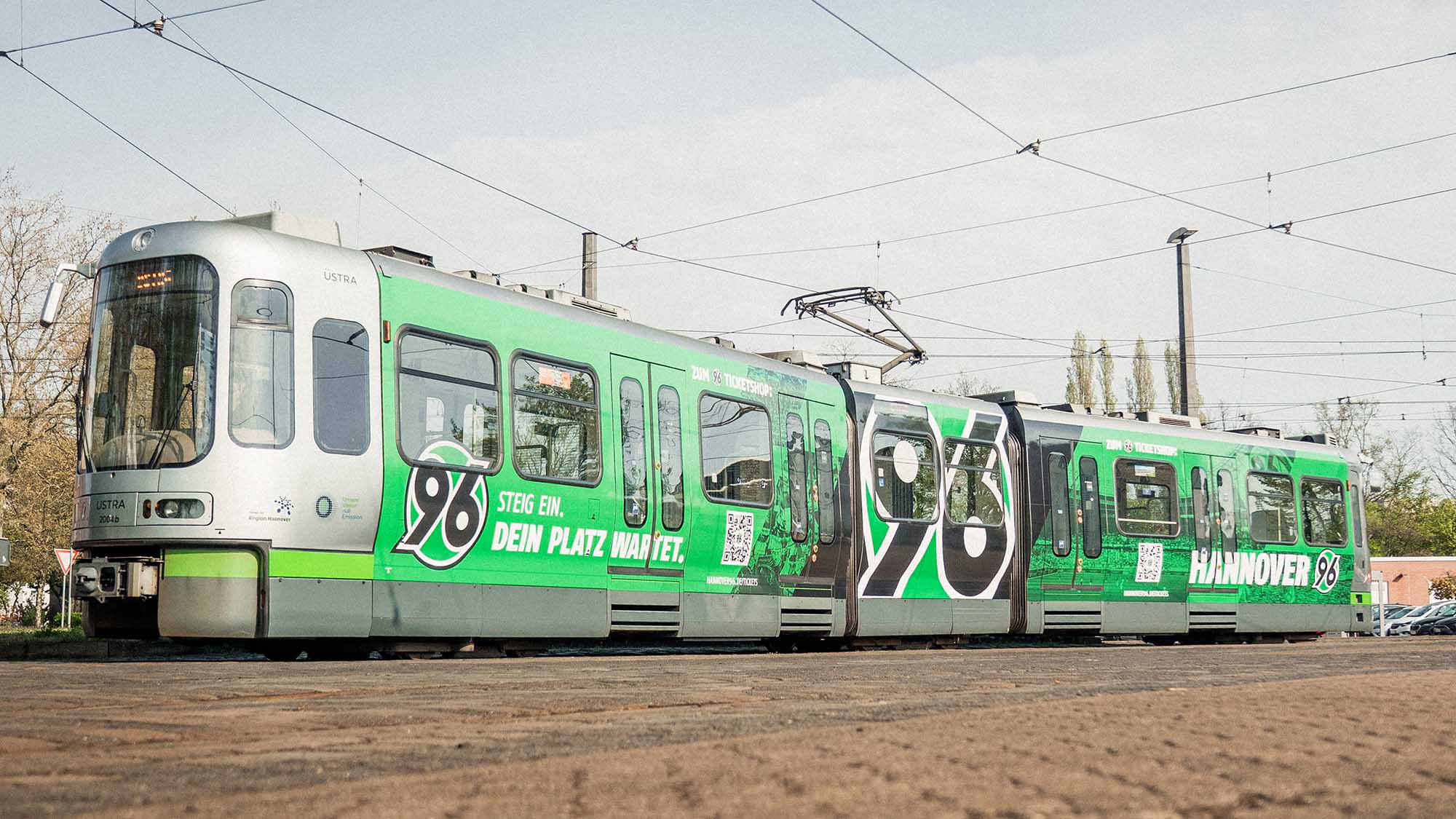 Die neue 96-Bahn in vollem Bild.