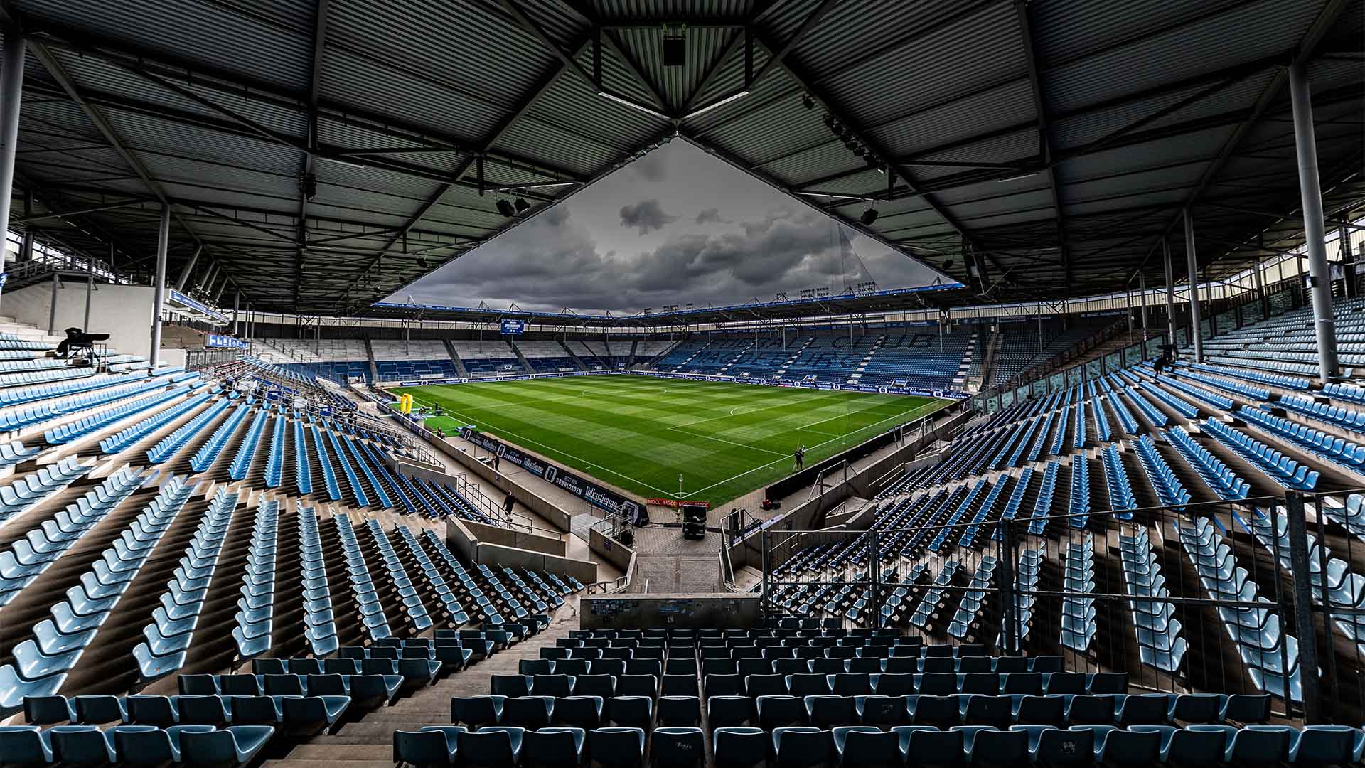 Blick ins leere Stadion des 1. FC Magdeburg.