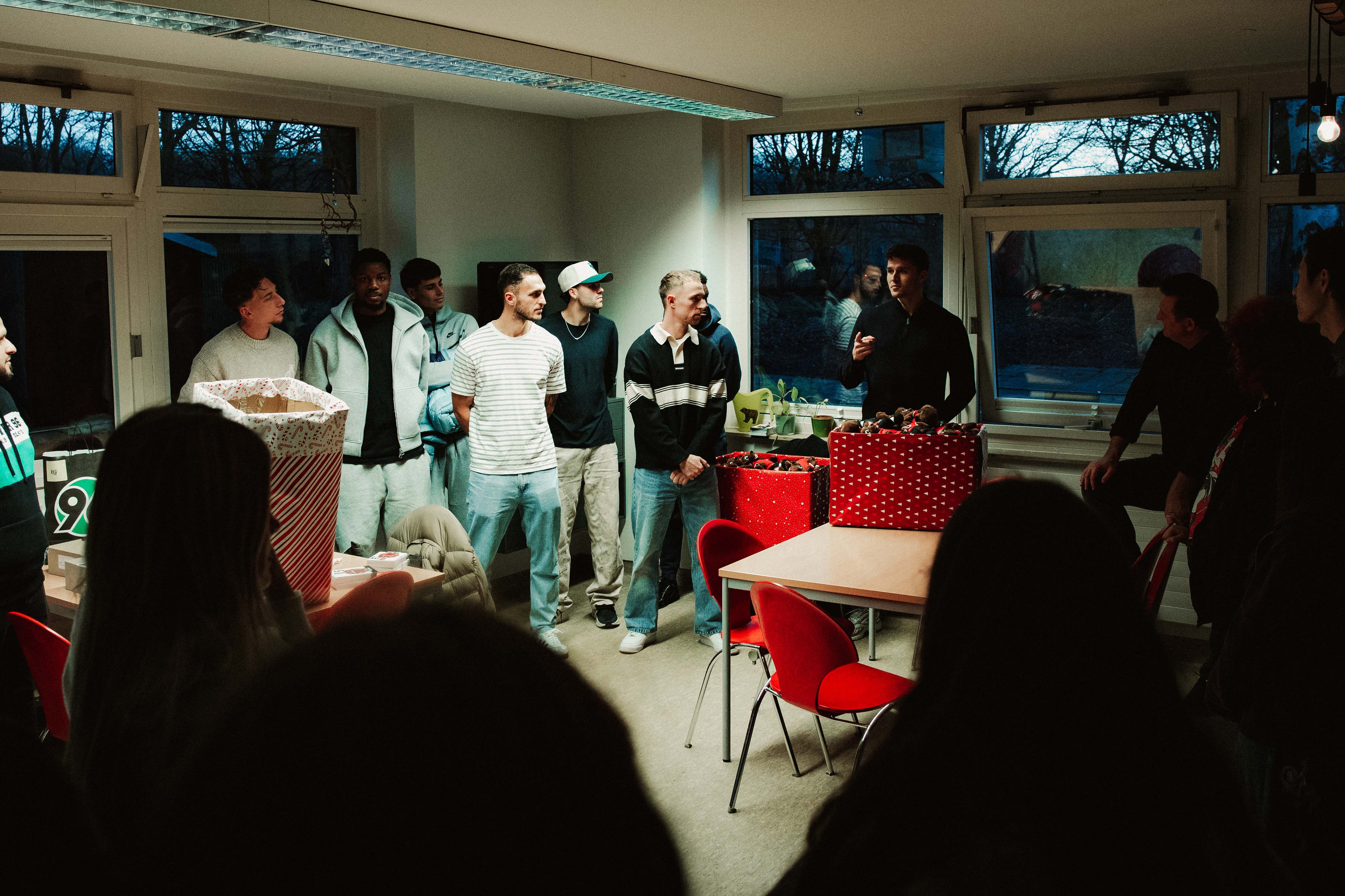 Die Profis sind im Krankenhaus Auf der Bult.