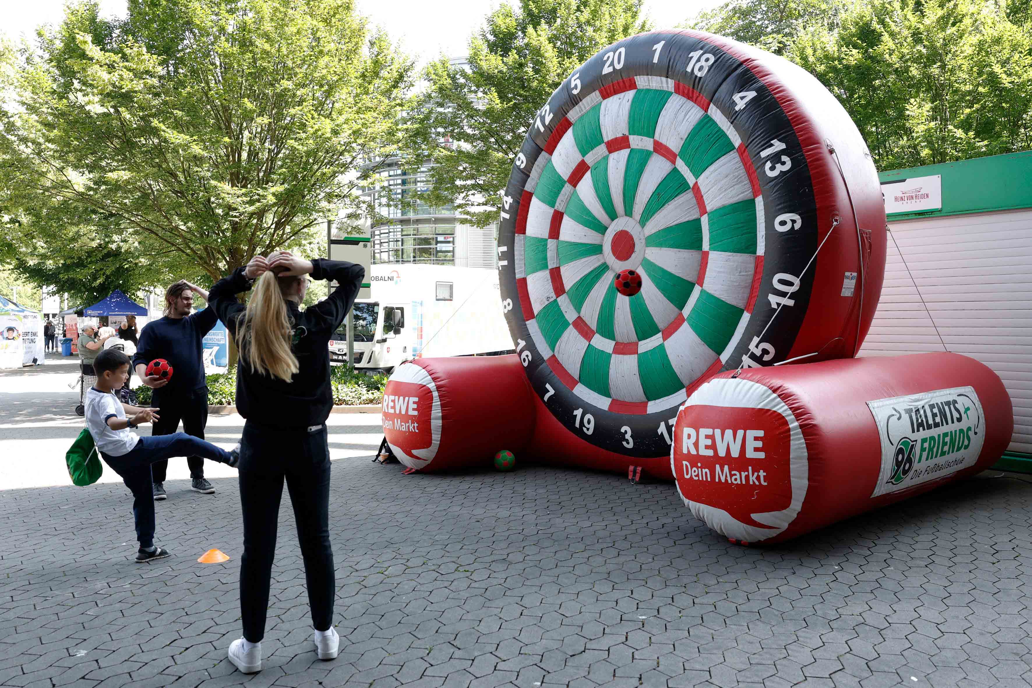 Die Fußball-Dartsscheibe.