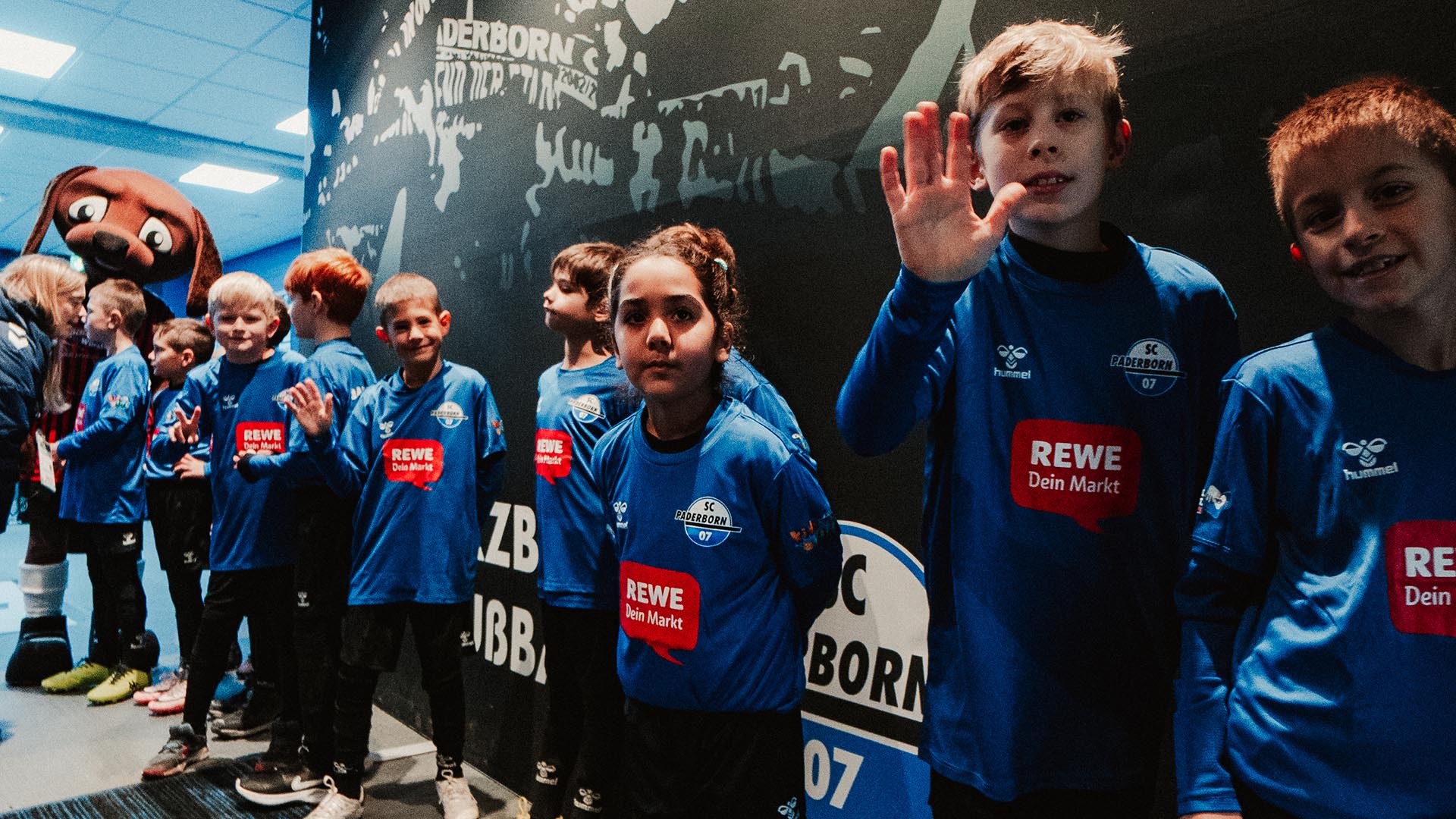 Eddis Kids im Tunnel.