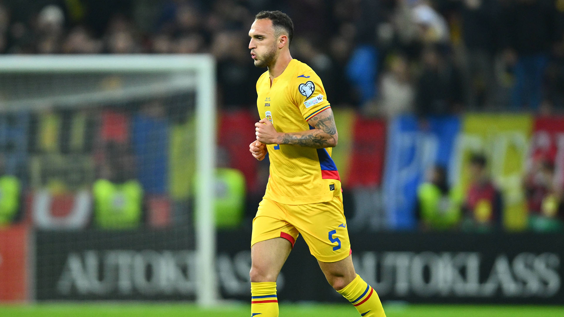 Virgil Ghita im Rumänien-Trikot pustet durch.