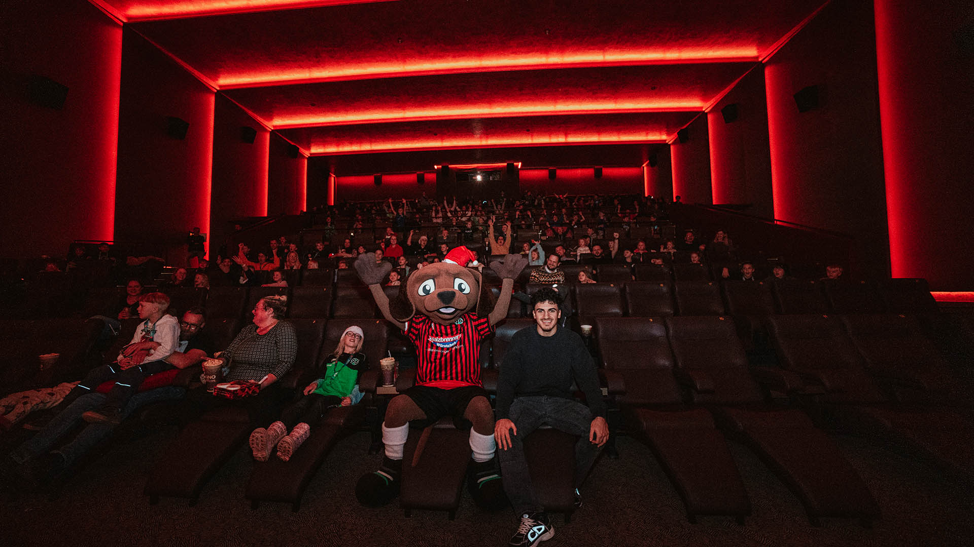 EDDIs Rudel im Astor Kino.