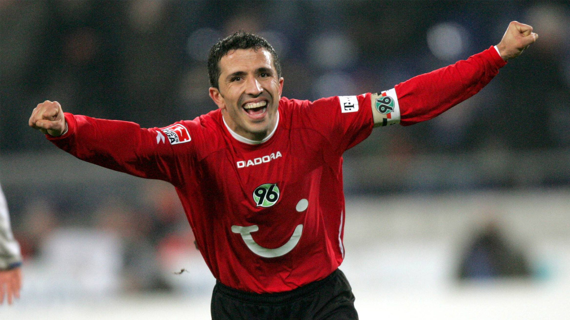 Altin Lala bejubelt ein Tor.