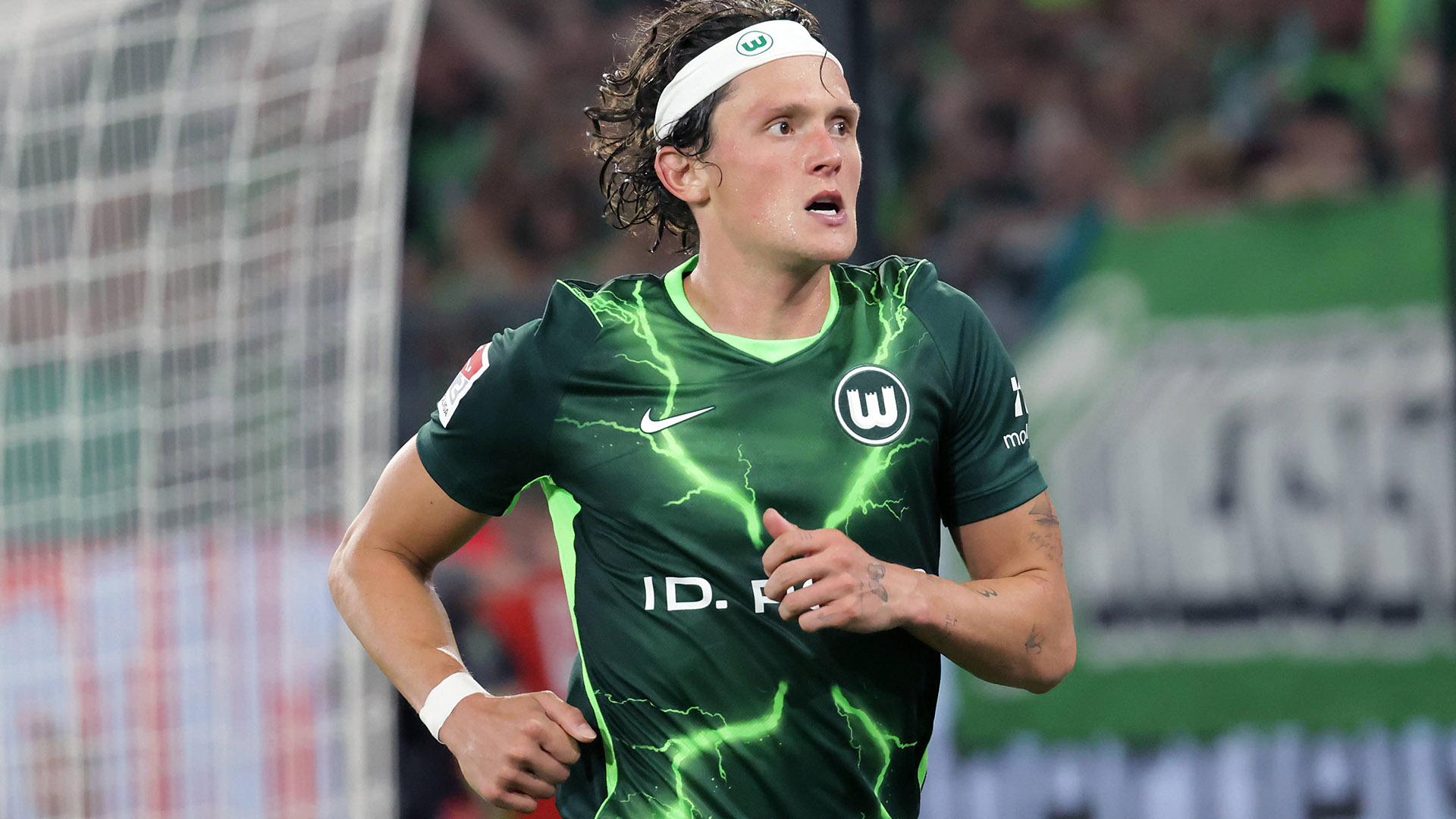 Fabian Reese im Wolfsburg-Trikot.
