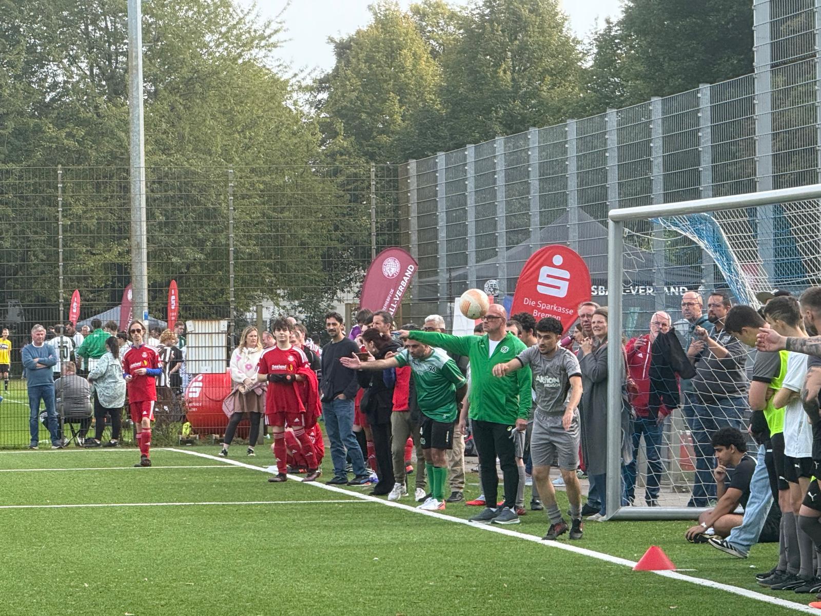 Ein Spieler beim Einwurf.
