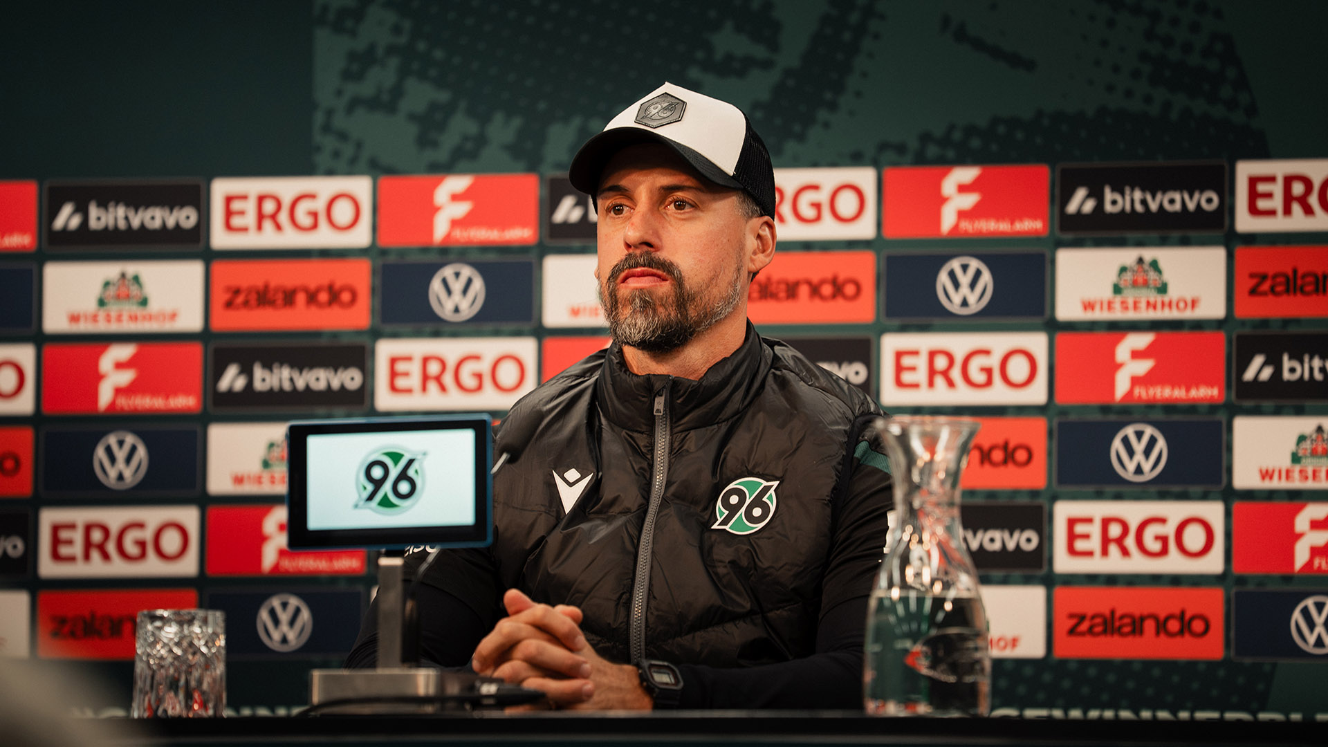 Sandro Wagner auf der PK-Bühne.