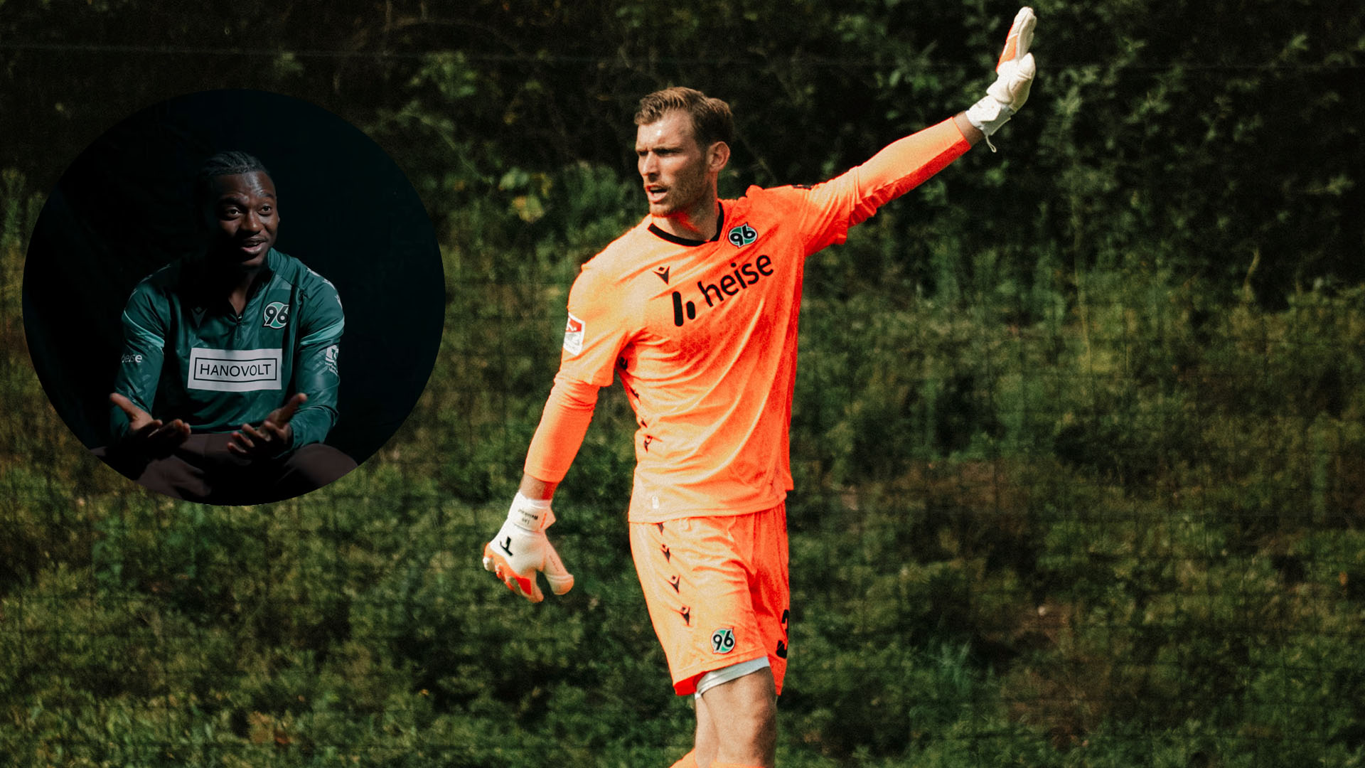 Leo Weinkauf gibt Anweisungen auf dem Spielfeld.