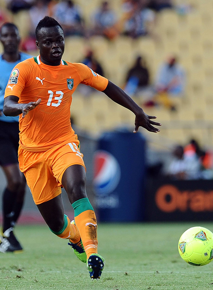 Didier Ya Konan am Ball für die Elfenbeinküste.