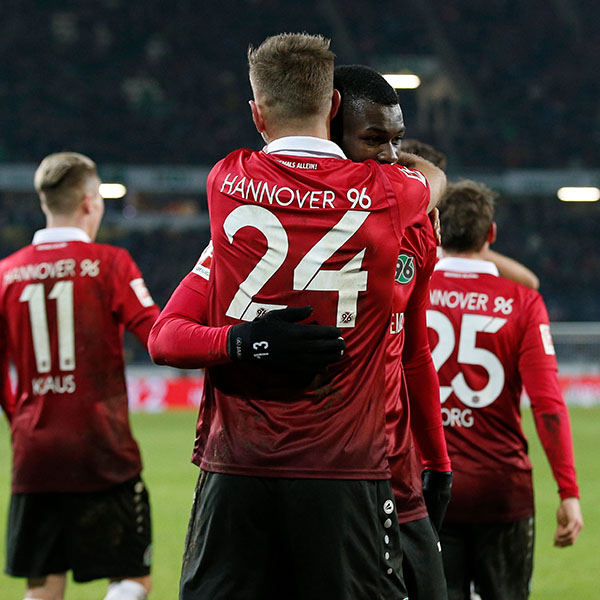 30 Jahre Ohne Sieg! Hannover 96 Kämpft In Düsseldorf – Geht Der Fluch Zu Ende? - sbwjd11