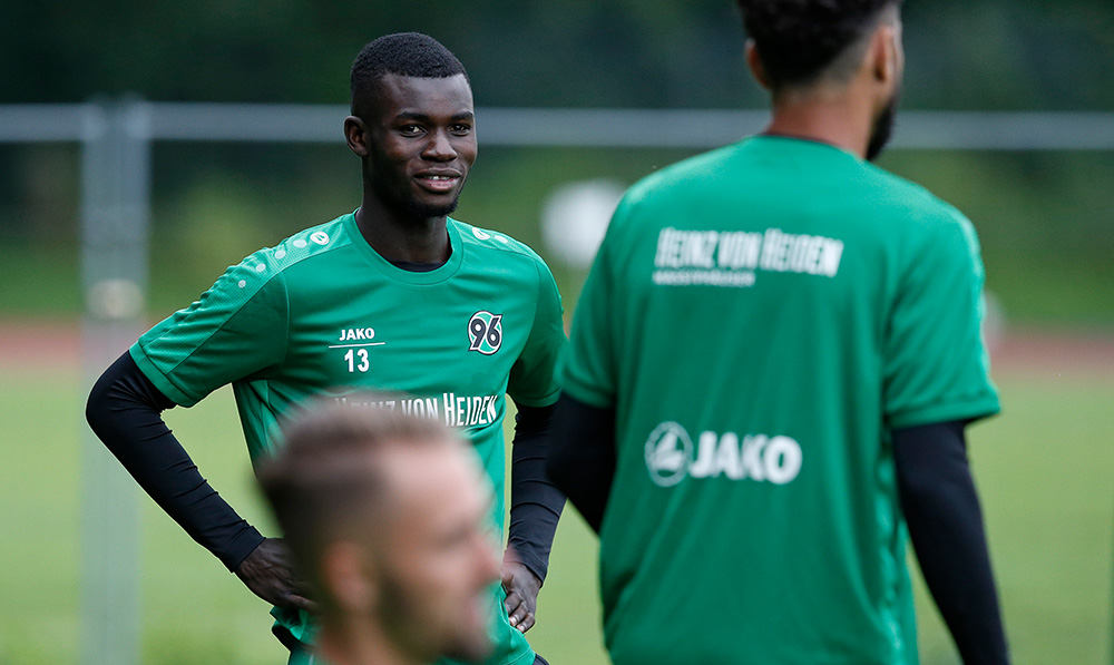 Hannover 96 Bebou Schnelligkeit als Waffe und Lernen von Adebayor