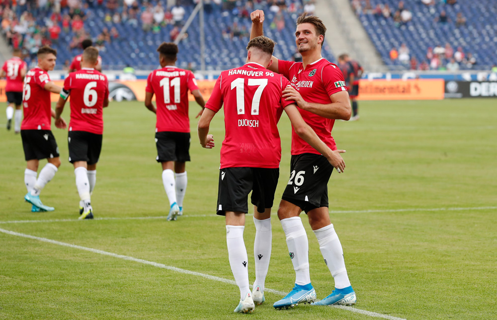 Endlich! Alle Faninfos: Heimauftakt Gegen Hannover 96 – So Tickt Die Fanszene! - nllk82z